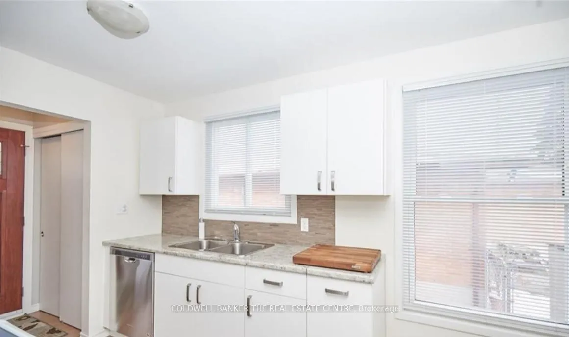 Photo 6 of 74 Allan Drive, St. Catharines, Fairview — HOMEH