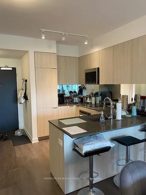Photo 6 of Unit 403, 609 Avenue Road E, Toronto, Yonge-St. Clair — HOMEH
