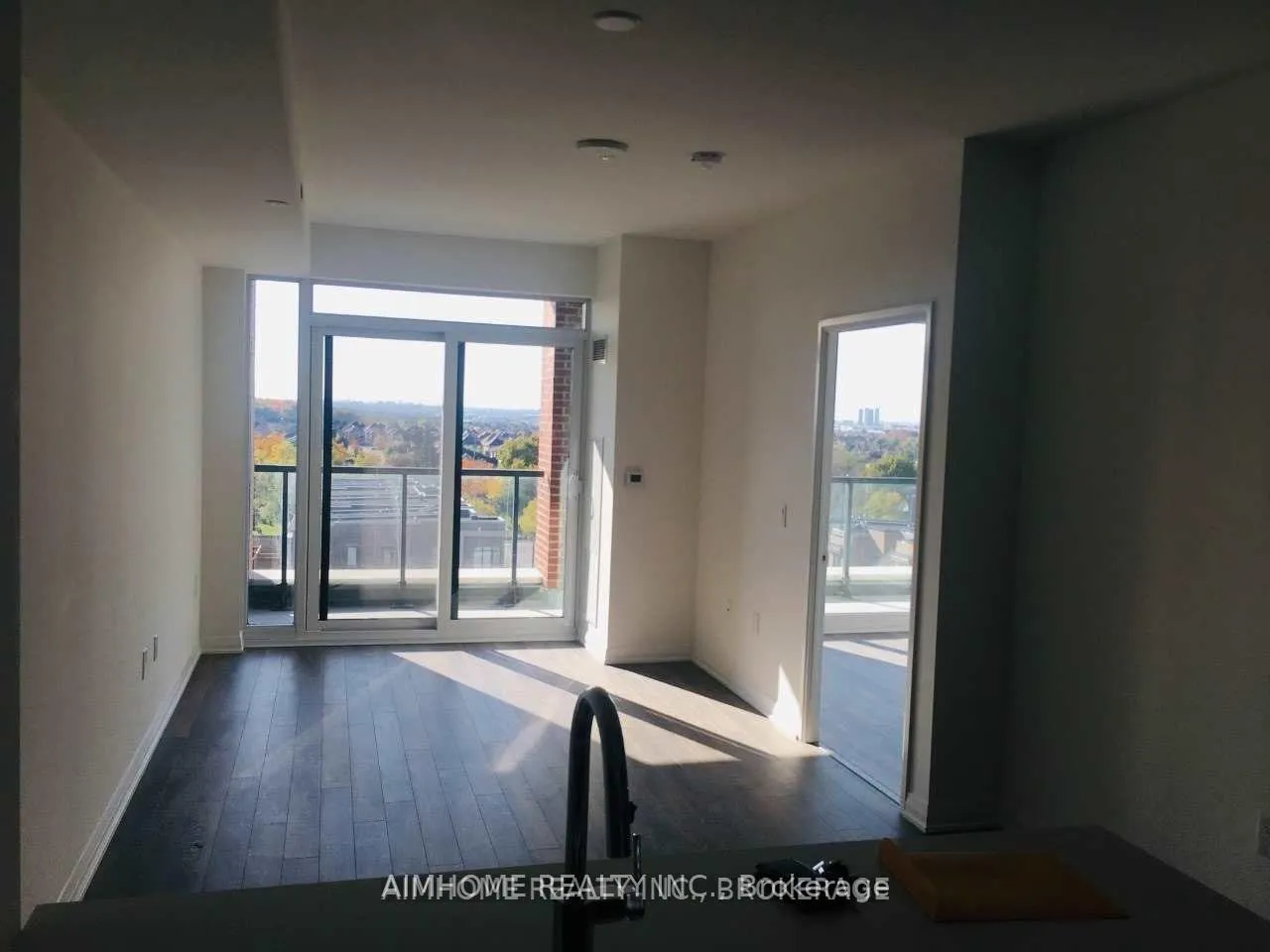 Photo 7 of Unit 615, 99 Eagle Rock Way, Vaughan, Maple — HOMEH