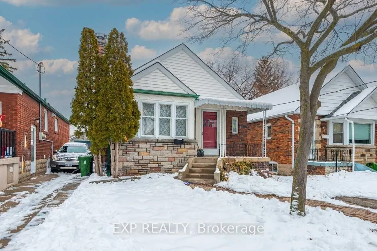 Front of 11 Fairside Avenue