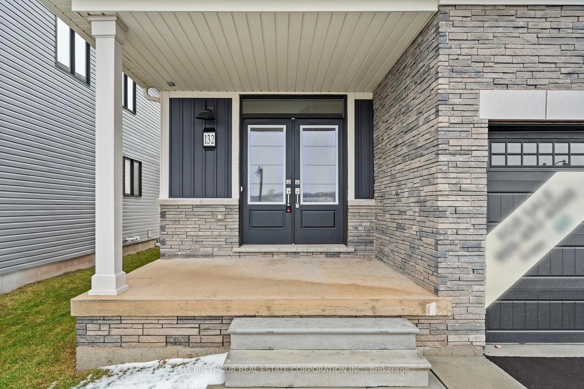Photo 2 of 132 Eastbridge Avenue, Welland, Dain City — HOMEH