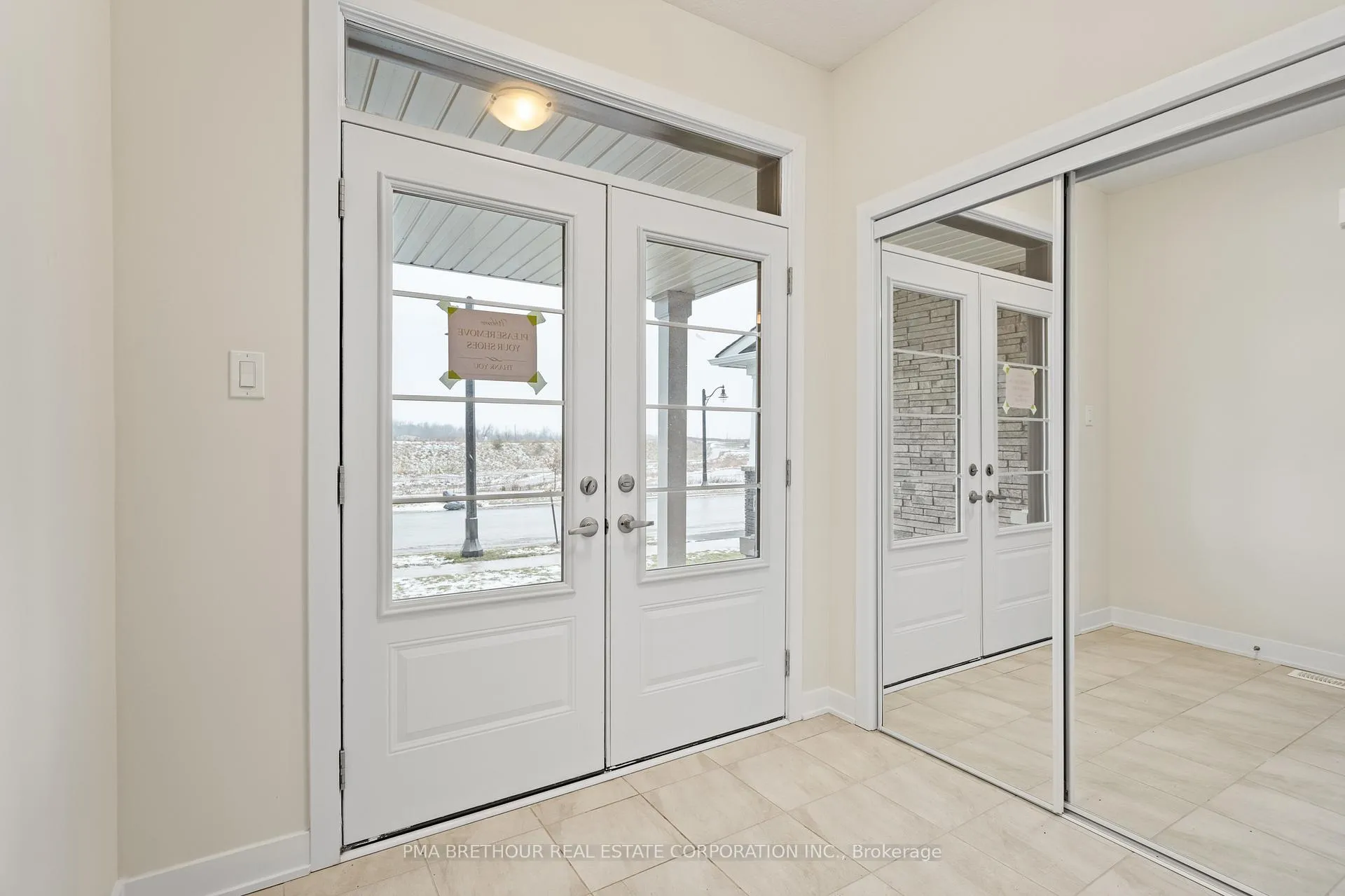 Photo 3 of 132 Eastbridge Avenue, Welland, Dain City — HOMEH