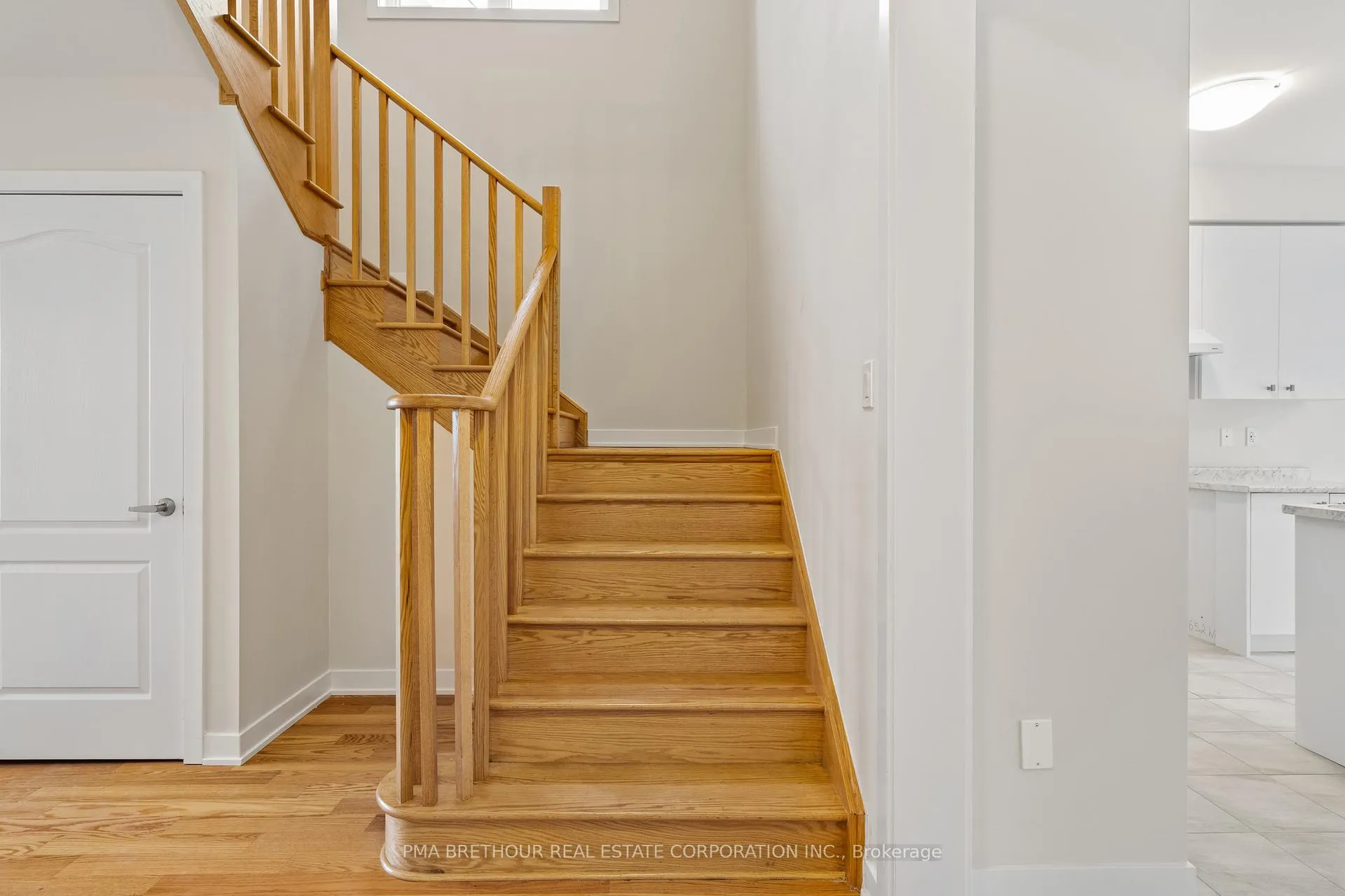 Photo 6 of 132 Eastbridge Avenue, Welland, Dain City — HOMEH