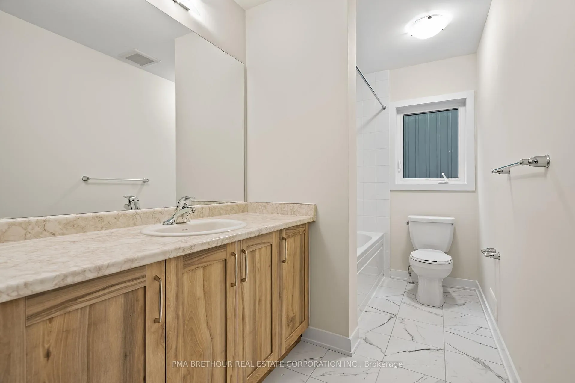 Photo 23 of 132 Eastbridge Avenue, Welland, Dain City — HOMEH
