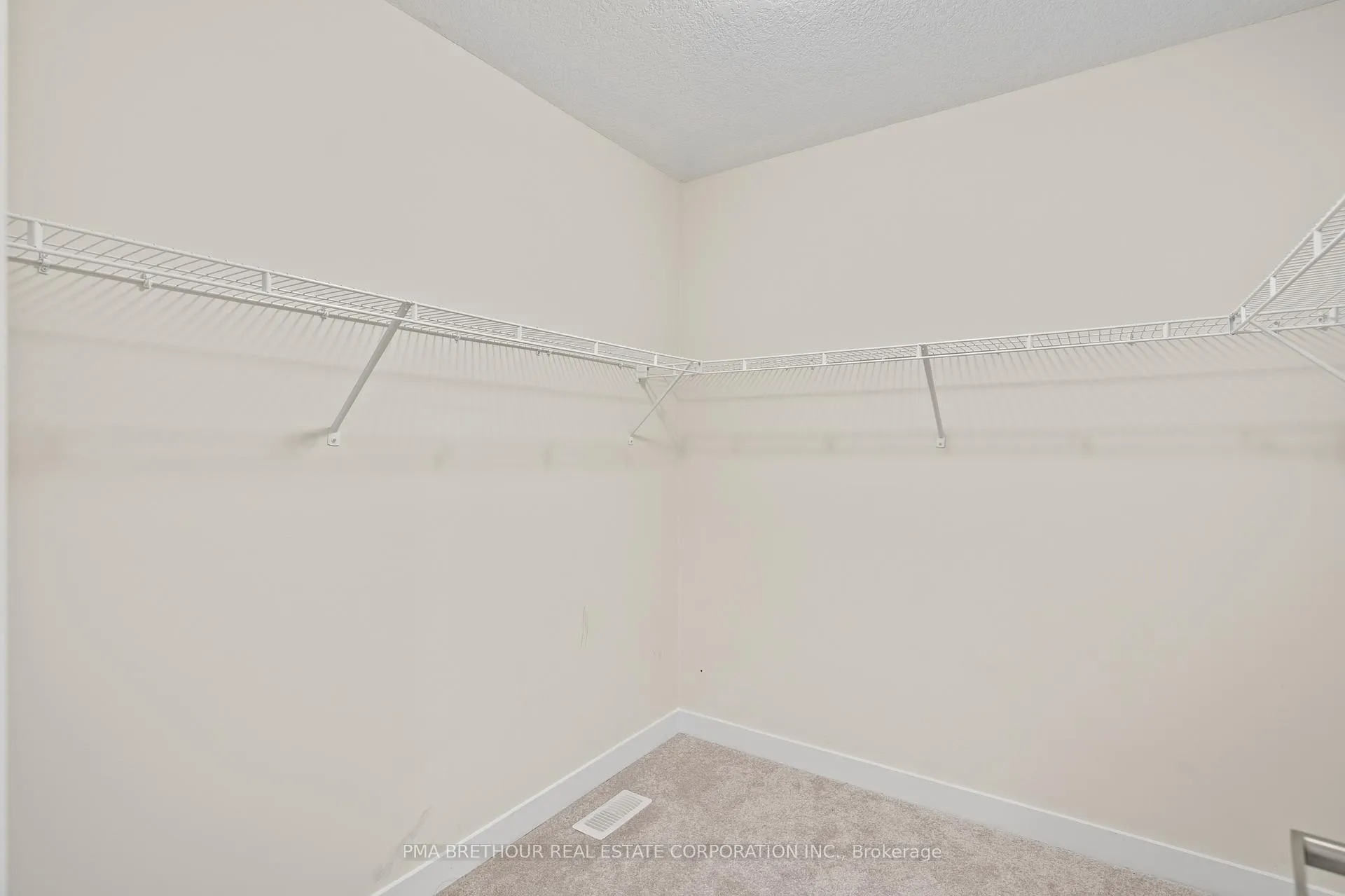 Photo 27 of 132 Eastbridge Avenue, Welland, Dain City — HOMEH