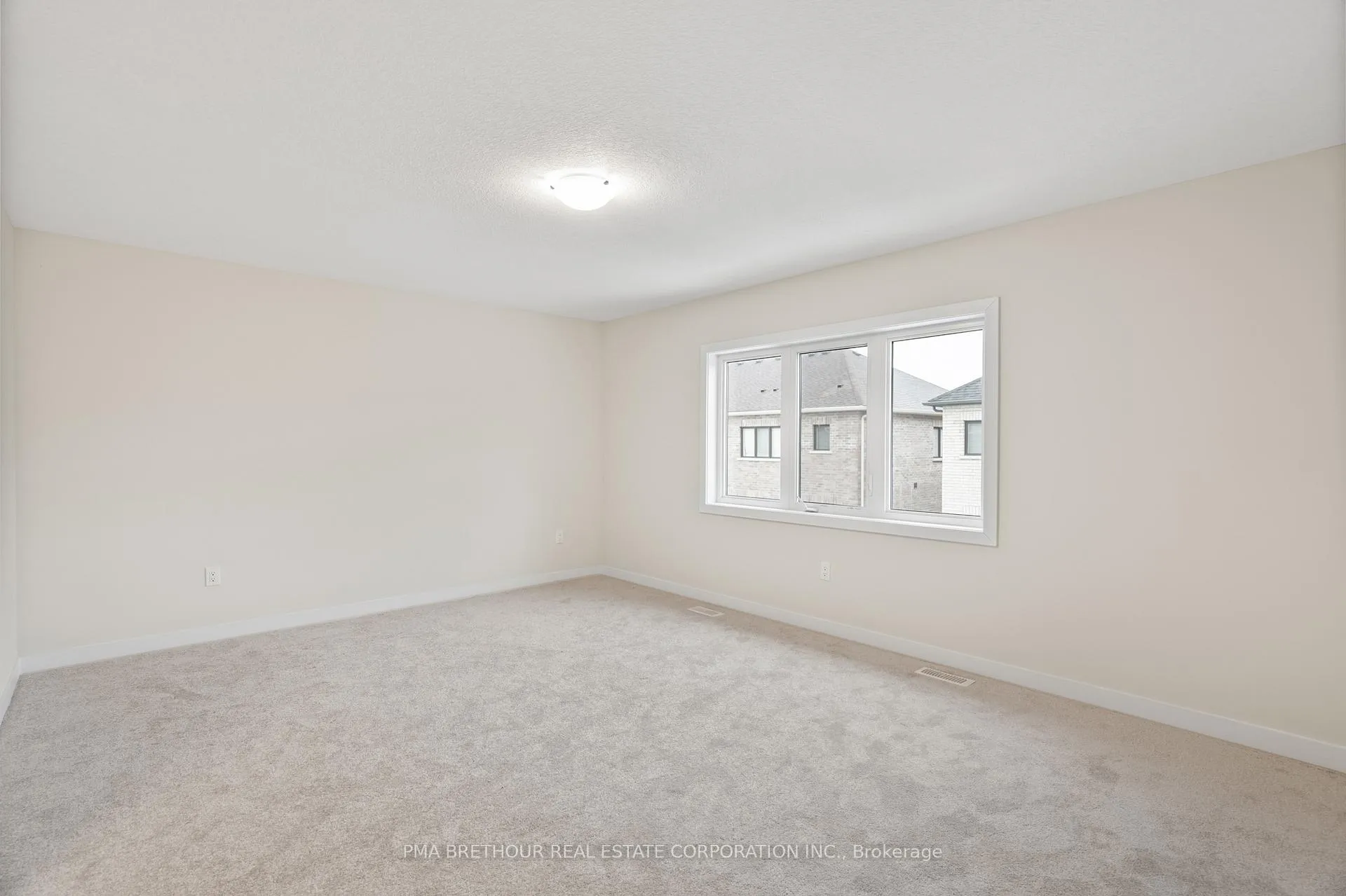 Photo 30 of 132 Eastbridge Avenue, Welland, Dain City — HOMEH
