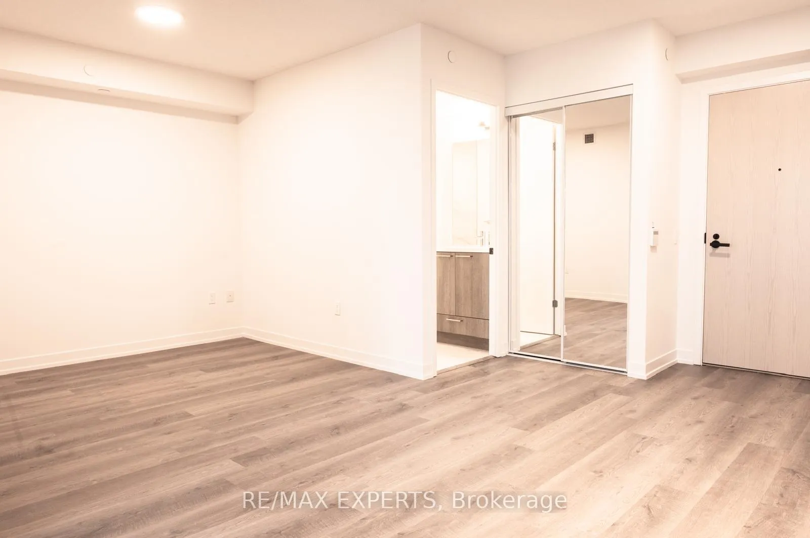 Photo 9 of Unit 312, 195 Commerce St Street, Vaughan, Vaughan Corporate Centre — HOMEH