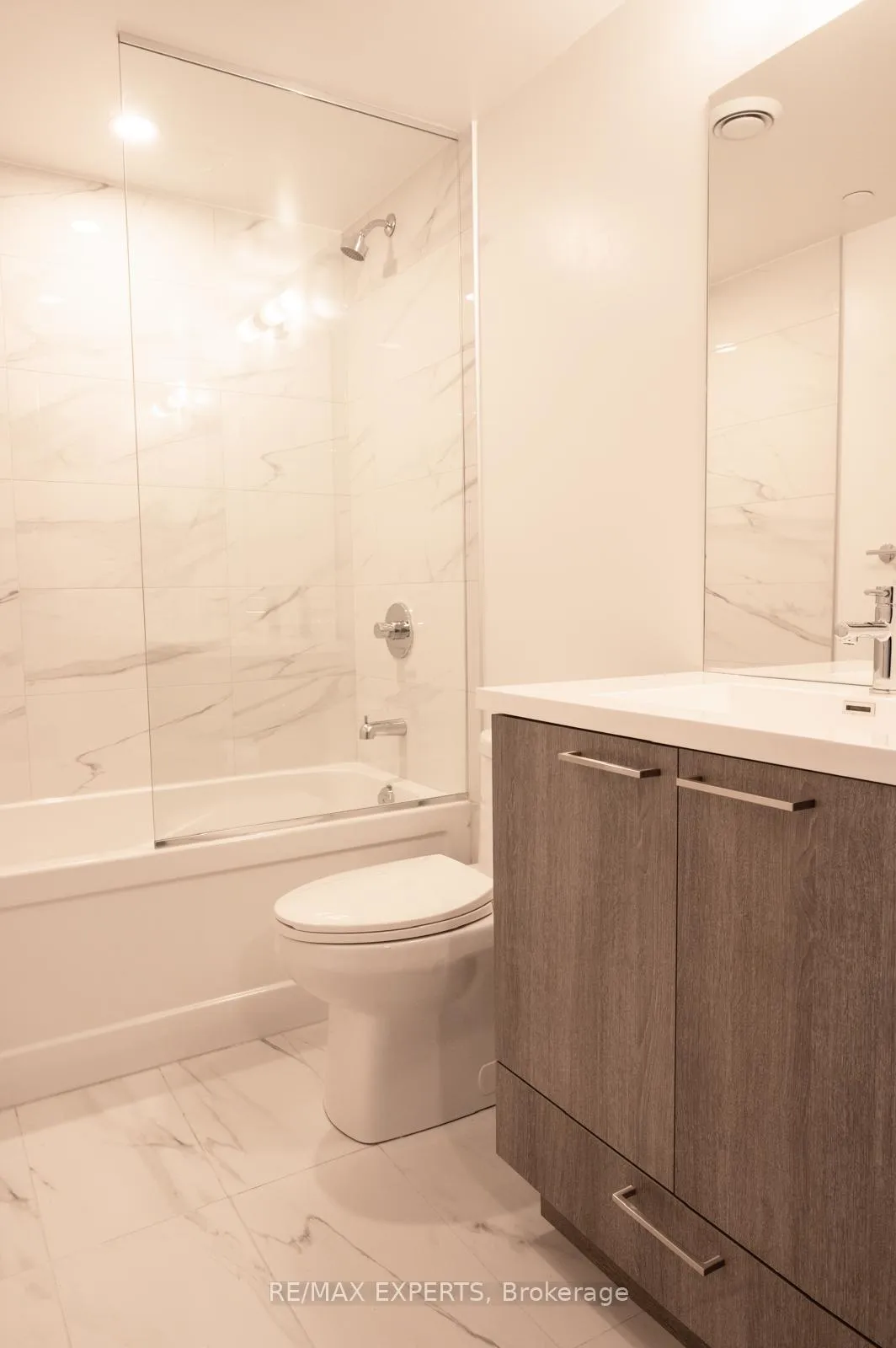 Photo 11 of Unit 312, 195 Commerce St Street, Vaughan, Vaughan Corporate Centre — HOMEH