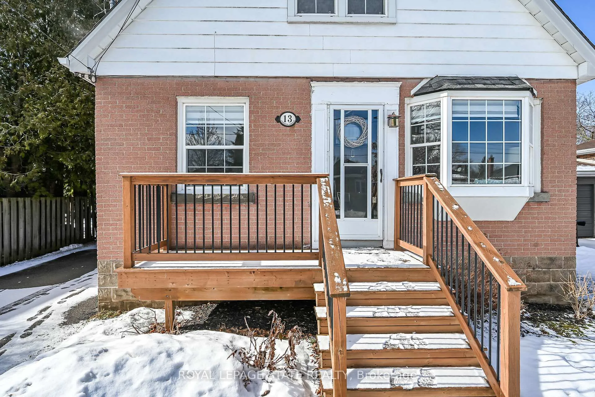 Photo 2 of 13 Cameron Avenue, Hamilton, Dundas — HOMEH