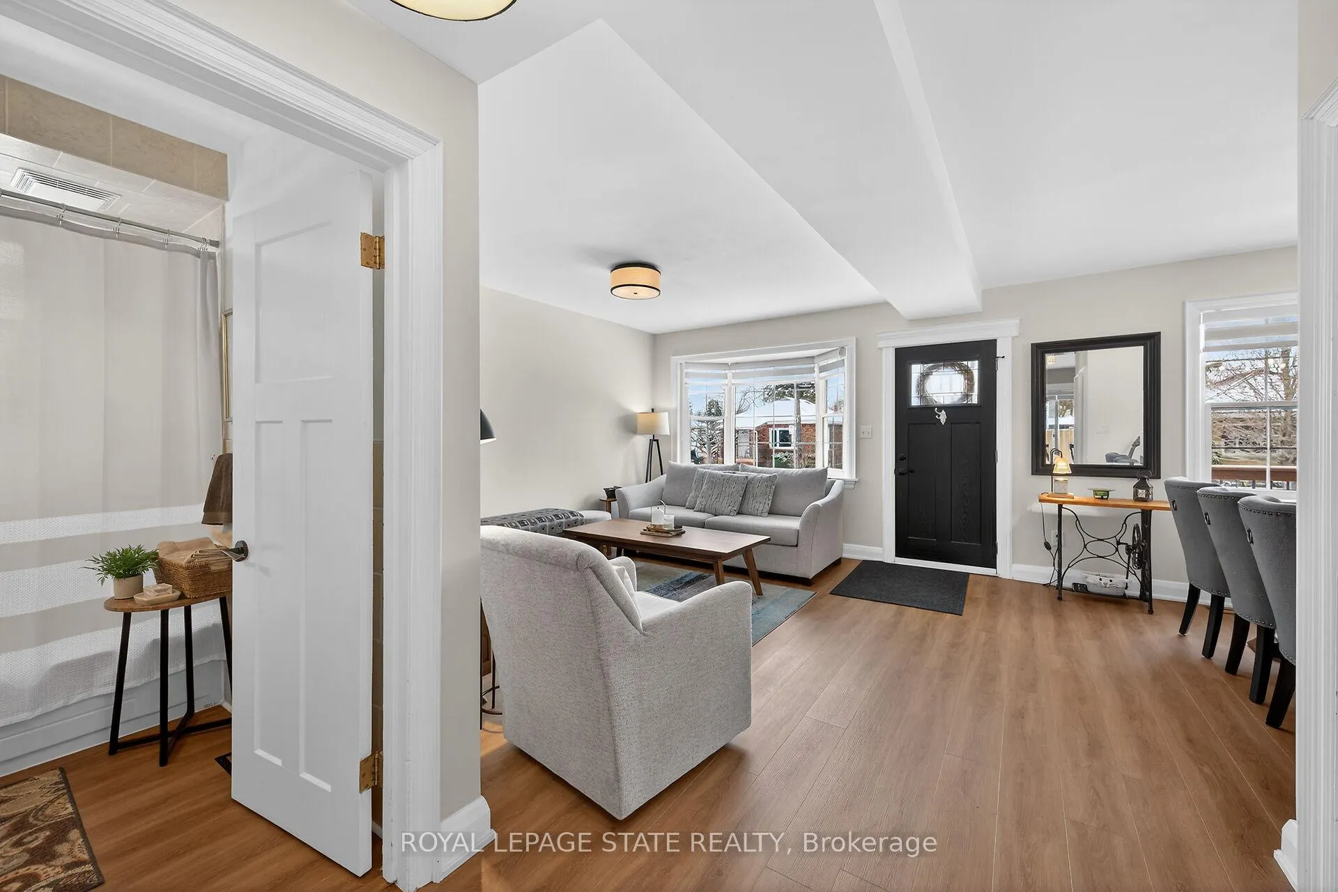 Photo 4 of 13 Cameron Avenue, Hamilton, Dundas — HOMEH