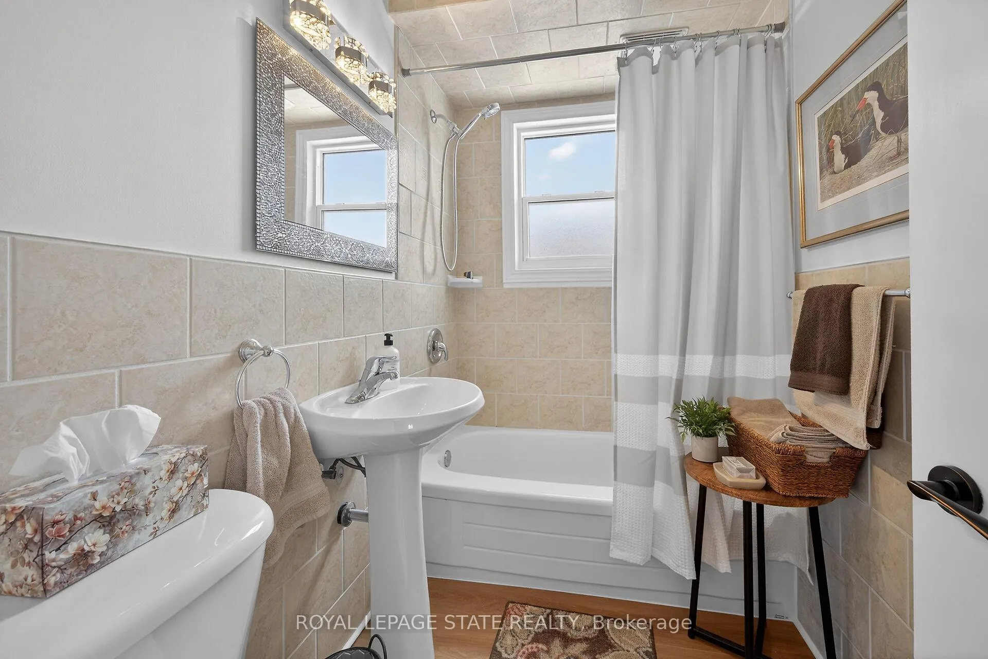 Photo 14 of 13 Cameron Avenue, Hamilton, Dundas — HOMEH