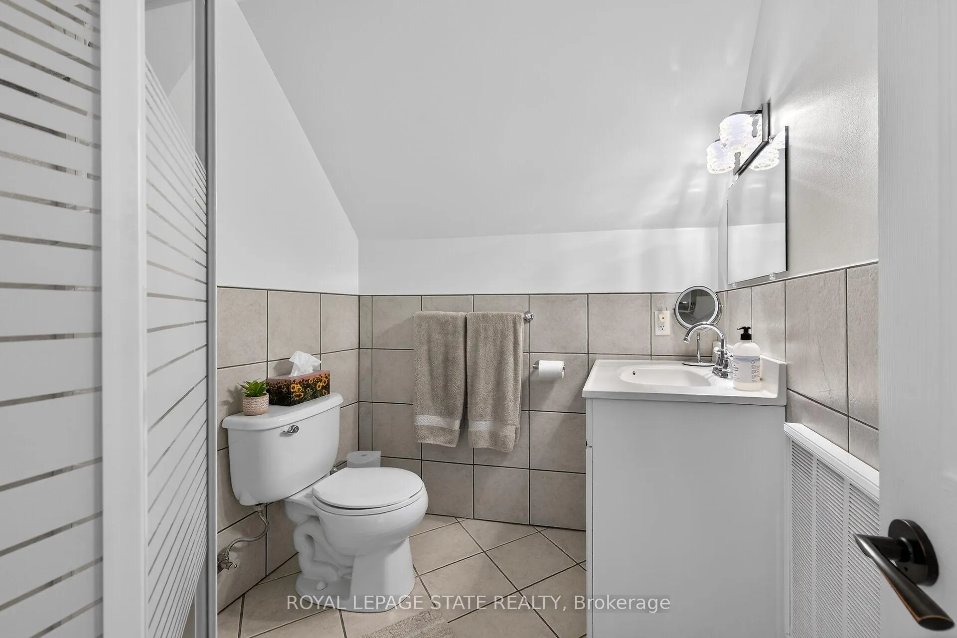 Photo 31 of 13 Cameron Avenue, Hamilton, Dundas — HOMEH