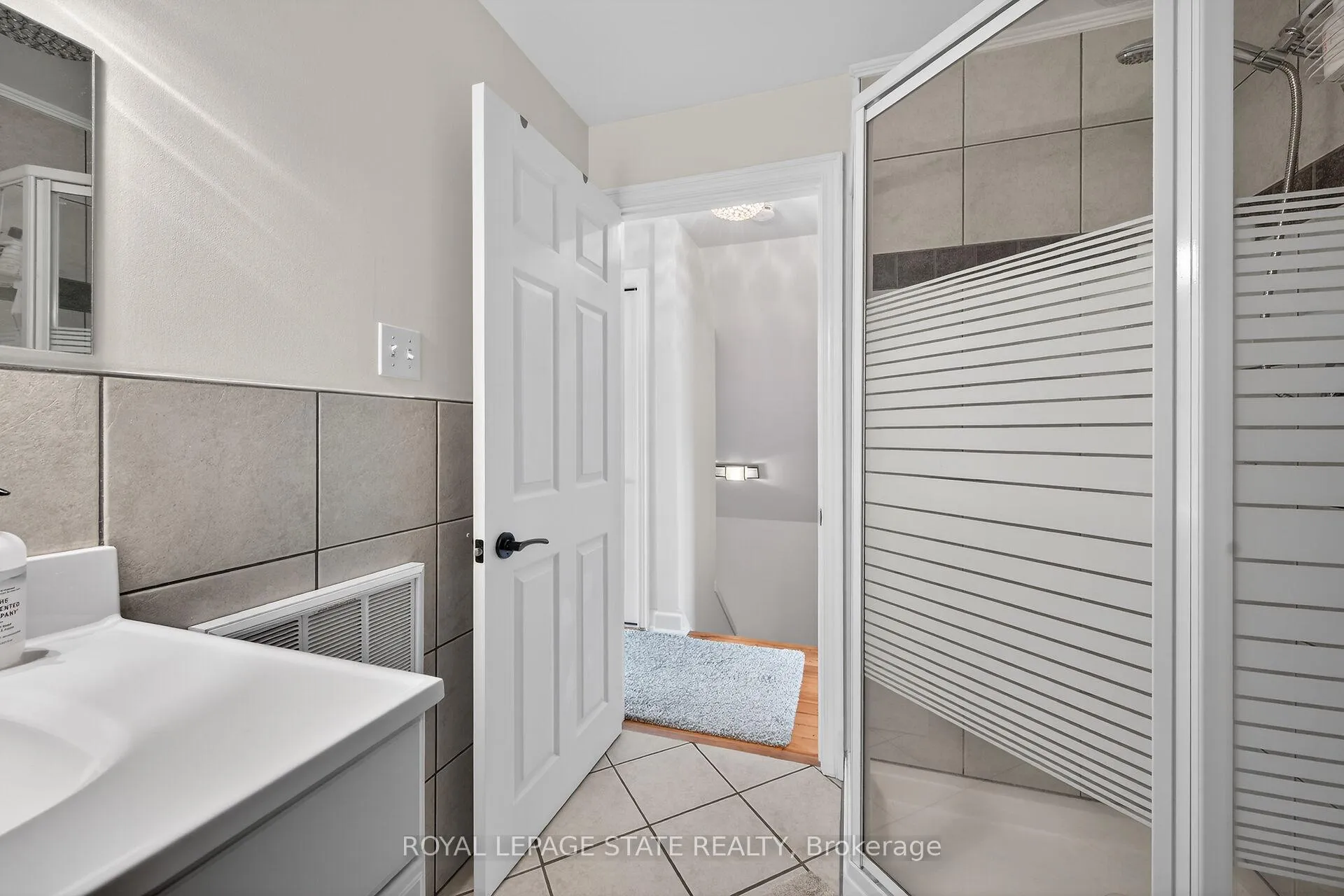 Photo 32 of 13 Cameron Avenue, Hamilton, Dundas — HOMEH