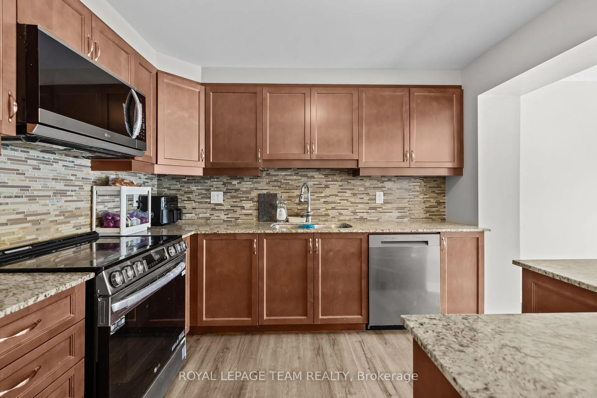 Photo 8 of 708 Mayfly Crescent, Ottawa, Barrhaven - Half Moon Bay — HOMEH