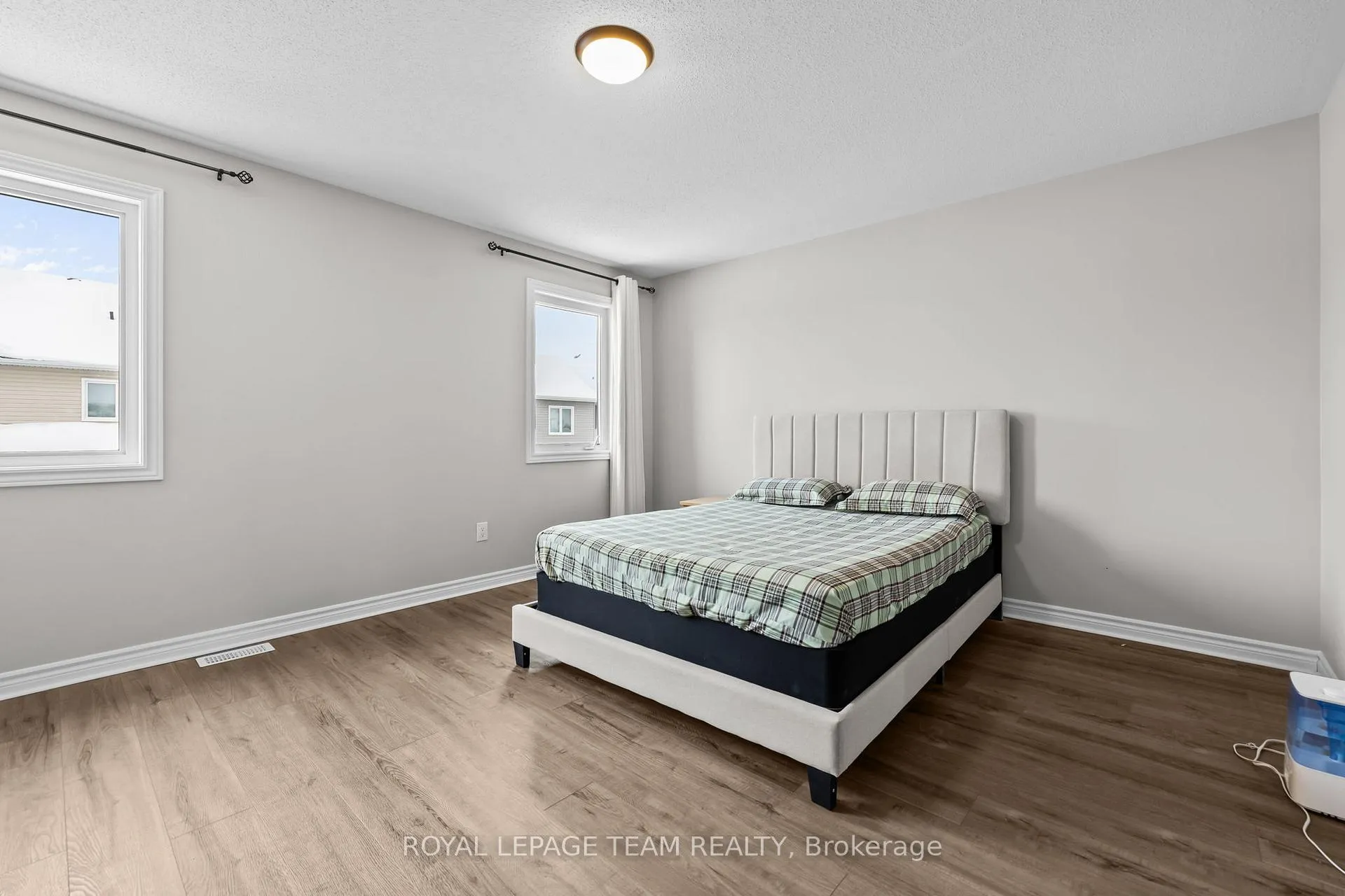 Photo 15 of 708 Mayfly Crescent, Ottawa, Barrhaven - Half Moon Bay — HOMEH