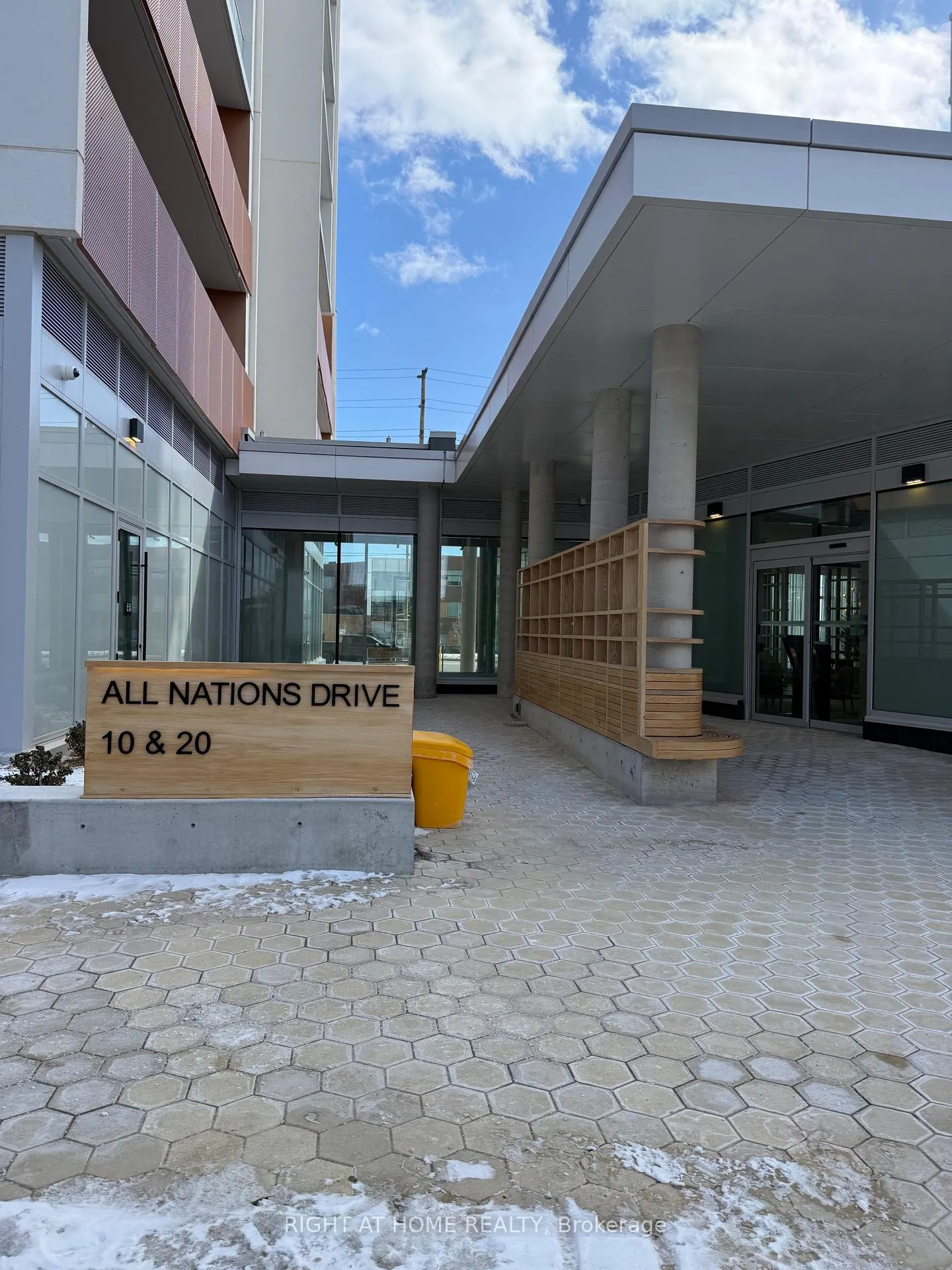 Photo 3 of Unit 1015, 20 All Nations Drive, Brampton, Northwest Brampton — HOMEH
