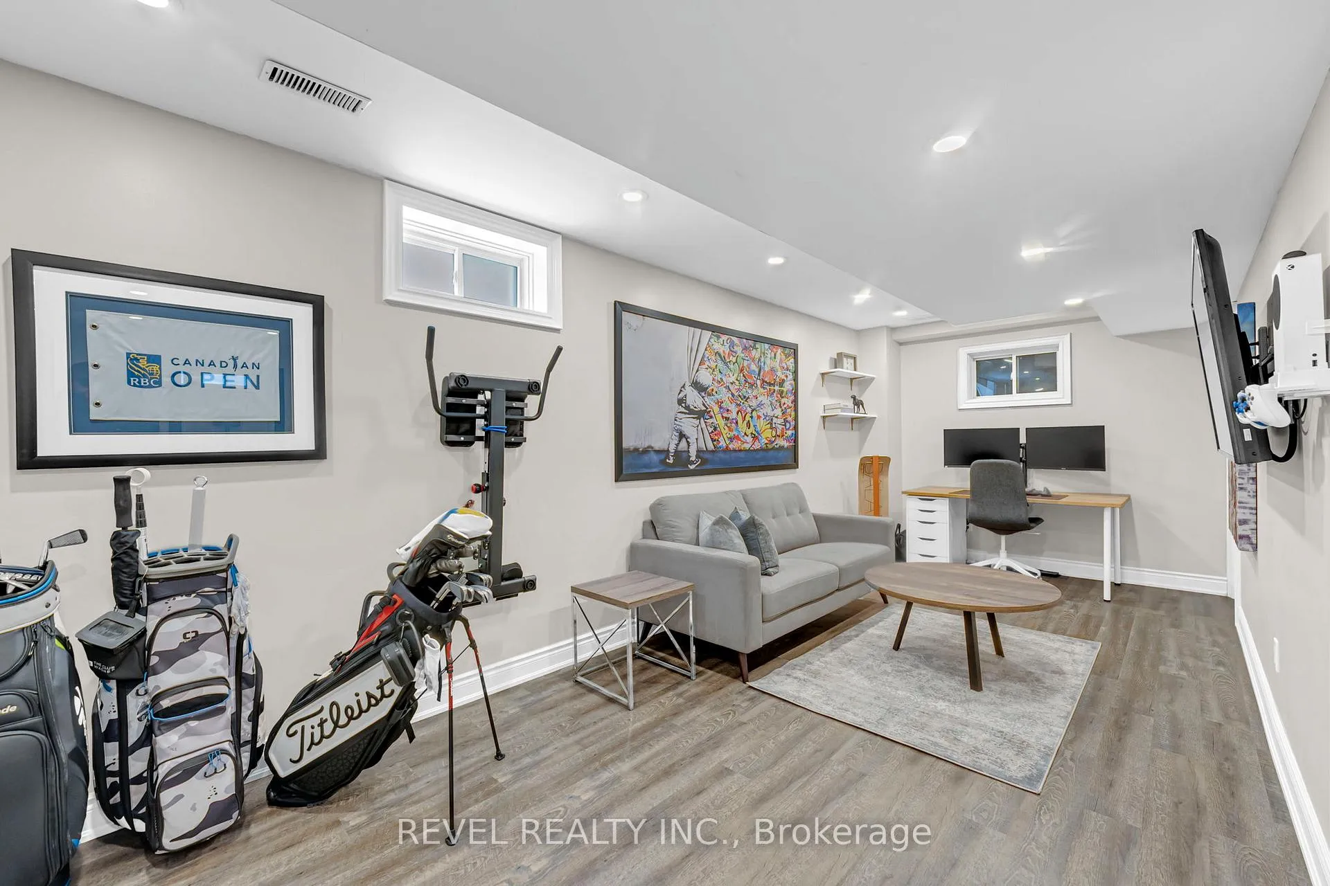 Photo 9 of 10 Barron Court, Clarington, Courtice — HOMEH