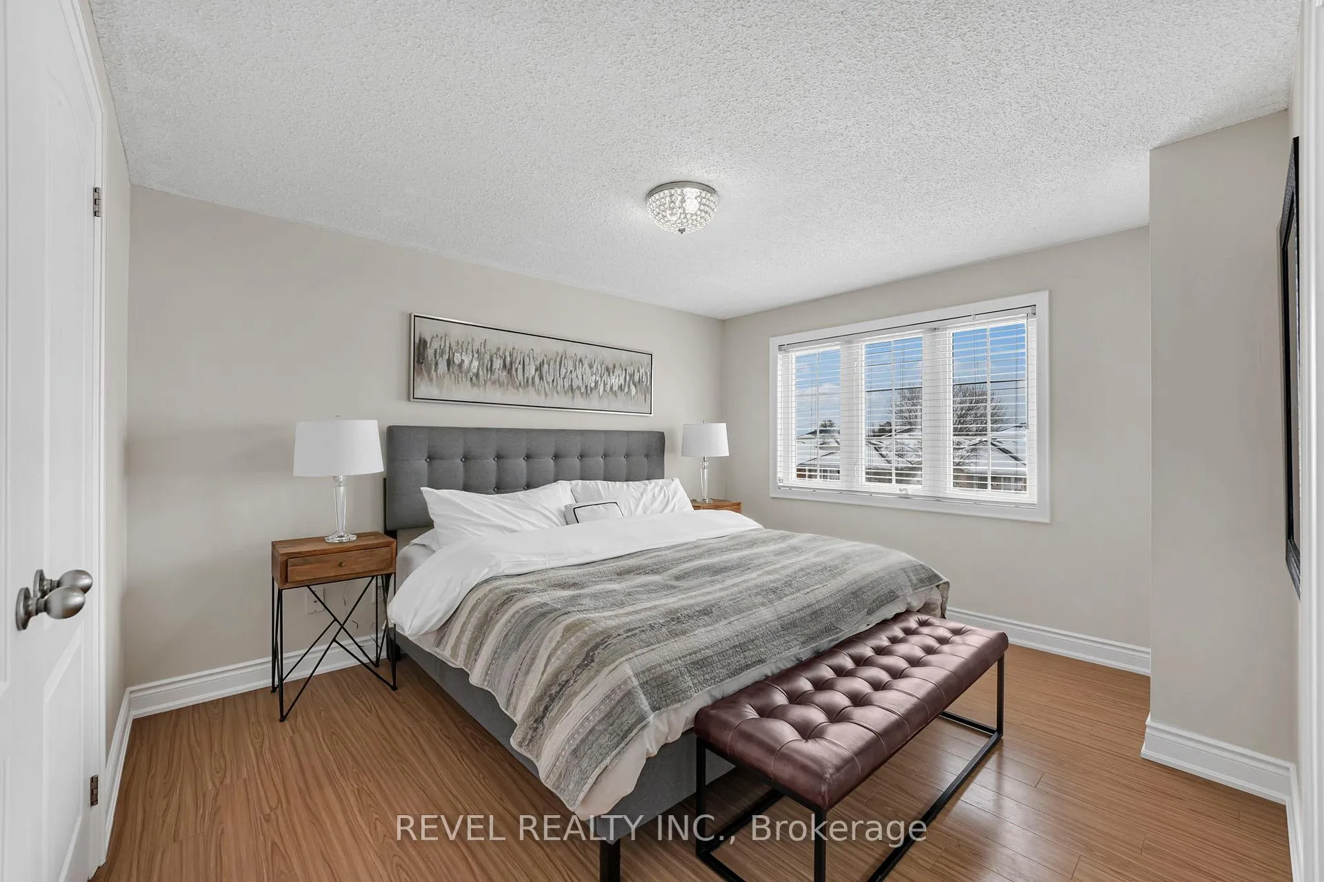 Photo 14 of 10 Barron Court, Clarington, Courtice — HOMEH