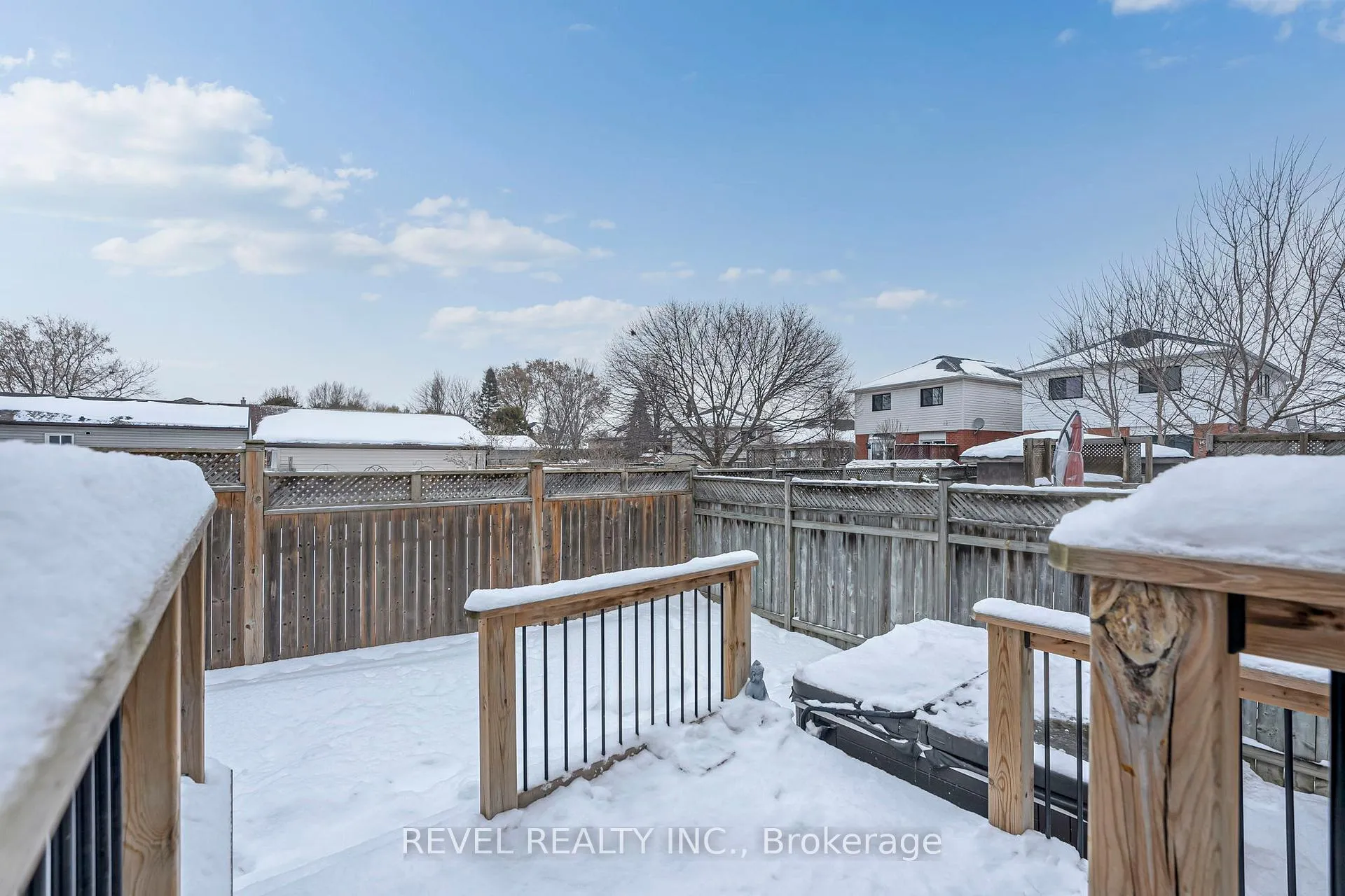 Photo 20 of 10 Barron Court, Clarington, Courtice — HOMEH