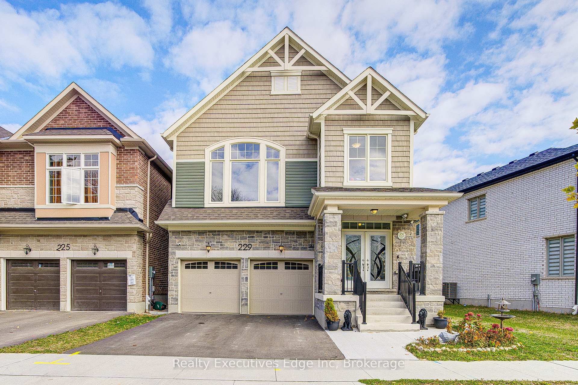 Photo 1 of 229 Forestwalk Street, Kitchener — HOMEH