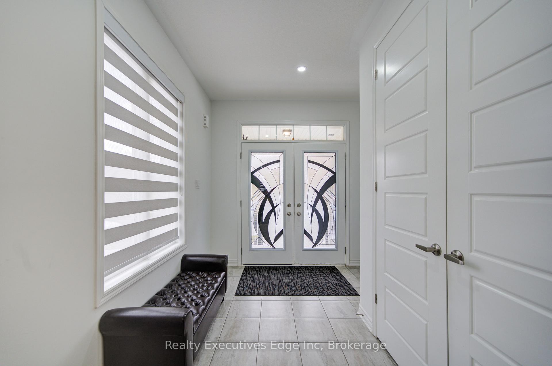 Photo 5 of 229 Forestwalk Street, Kitchener — HOMEH