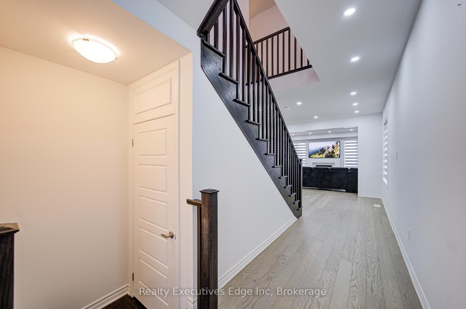 Photo 7 of 229 Forestwalk Street, Kitchener — HOMEH