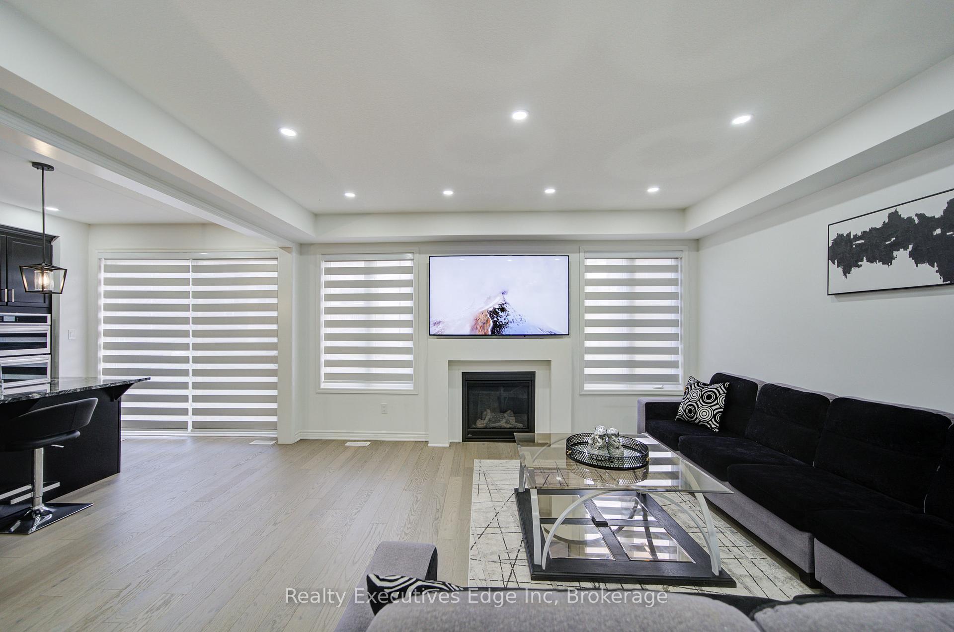 Photo 11 of 229 Forestwalk Street, Kitchener — HOMEH