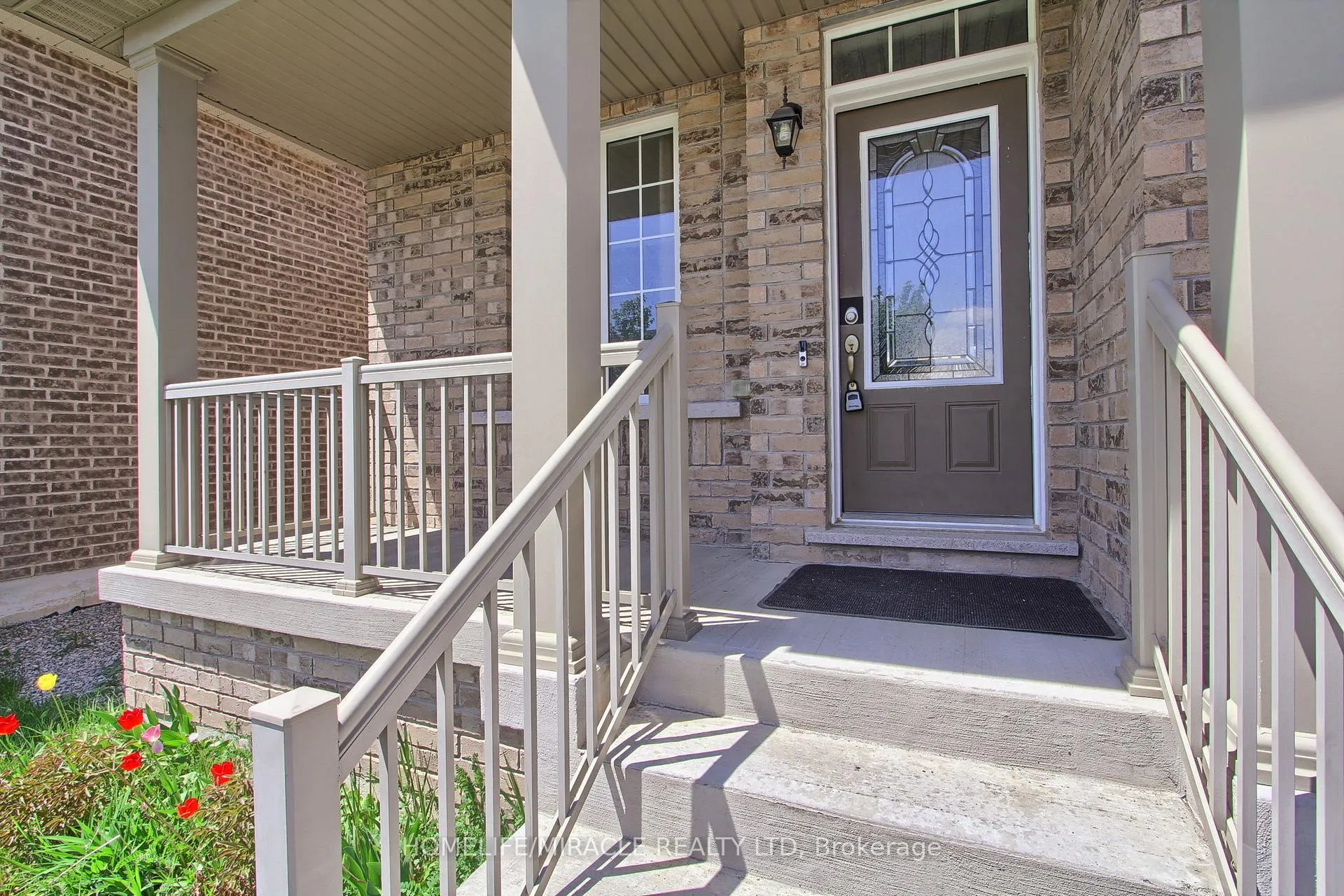 Photo 5 of 992 Green Street, Innisfil, Lefroy — HOMEH