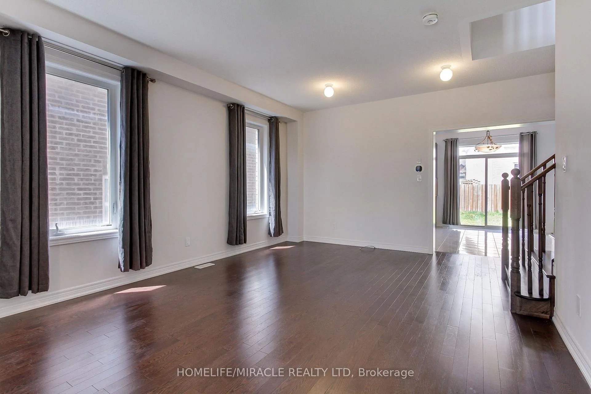 Photo 8 of 992 Green Street, Innisfil, Lefroy — HOMEH
