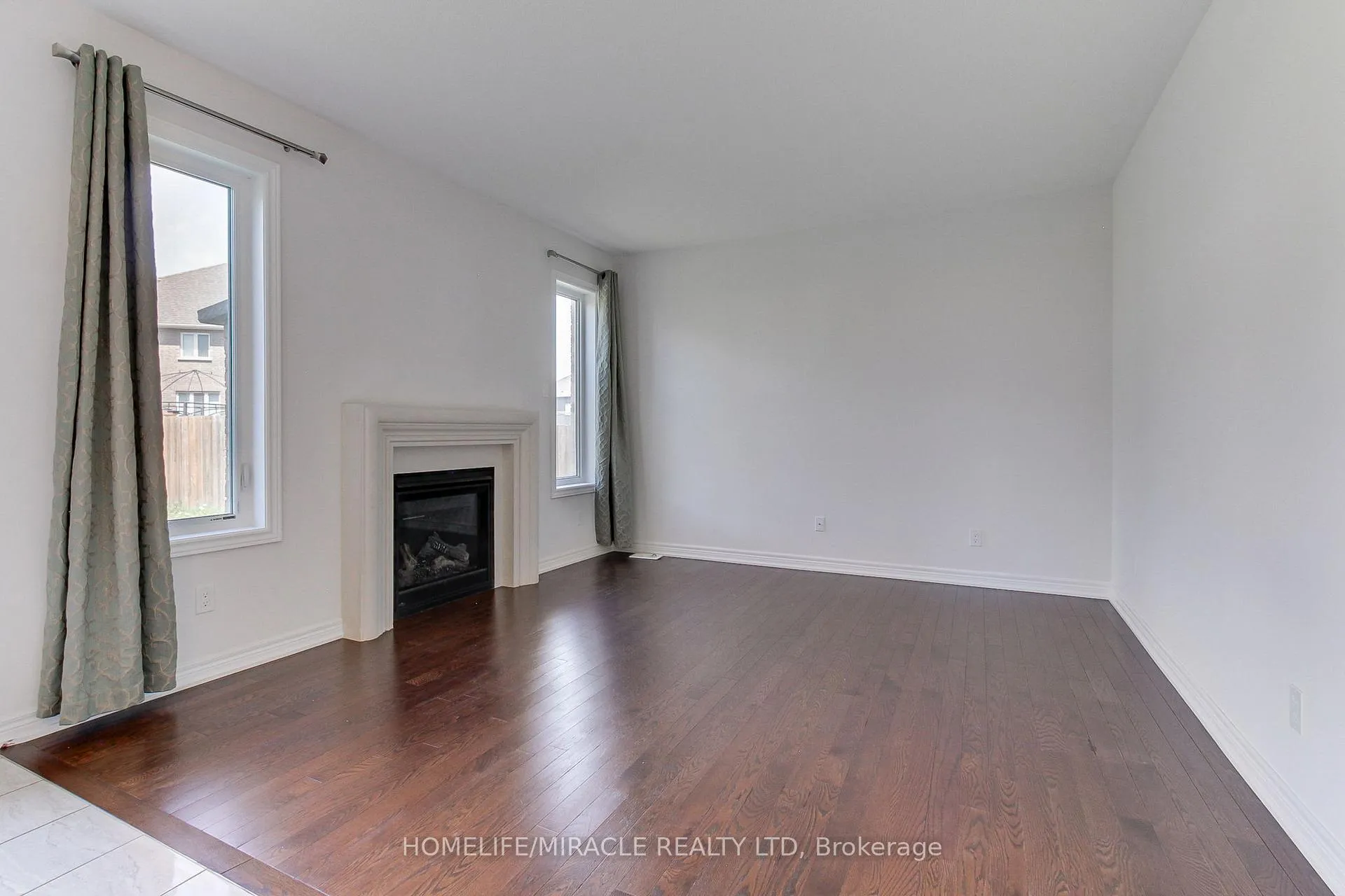 Photo 17 of 992 Green Street, Innisfil, Lefroy — HOMEH