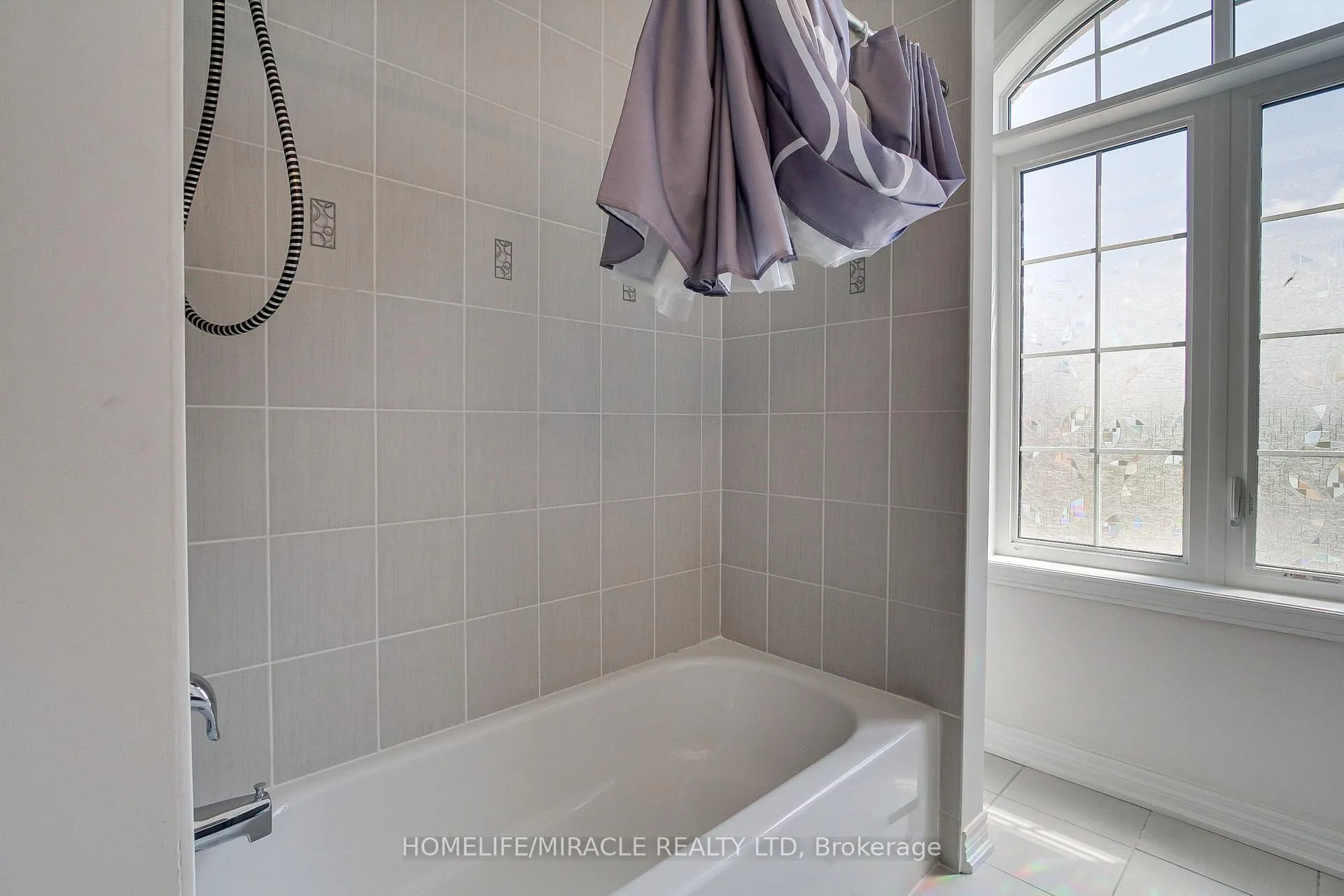 Photo 36 of 992 Green Street, Innisfil, Lefroy — HOMEH
