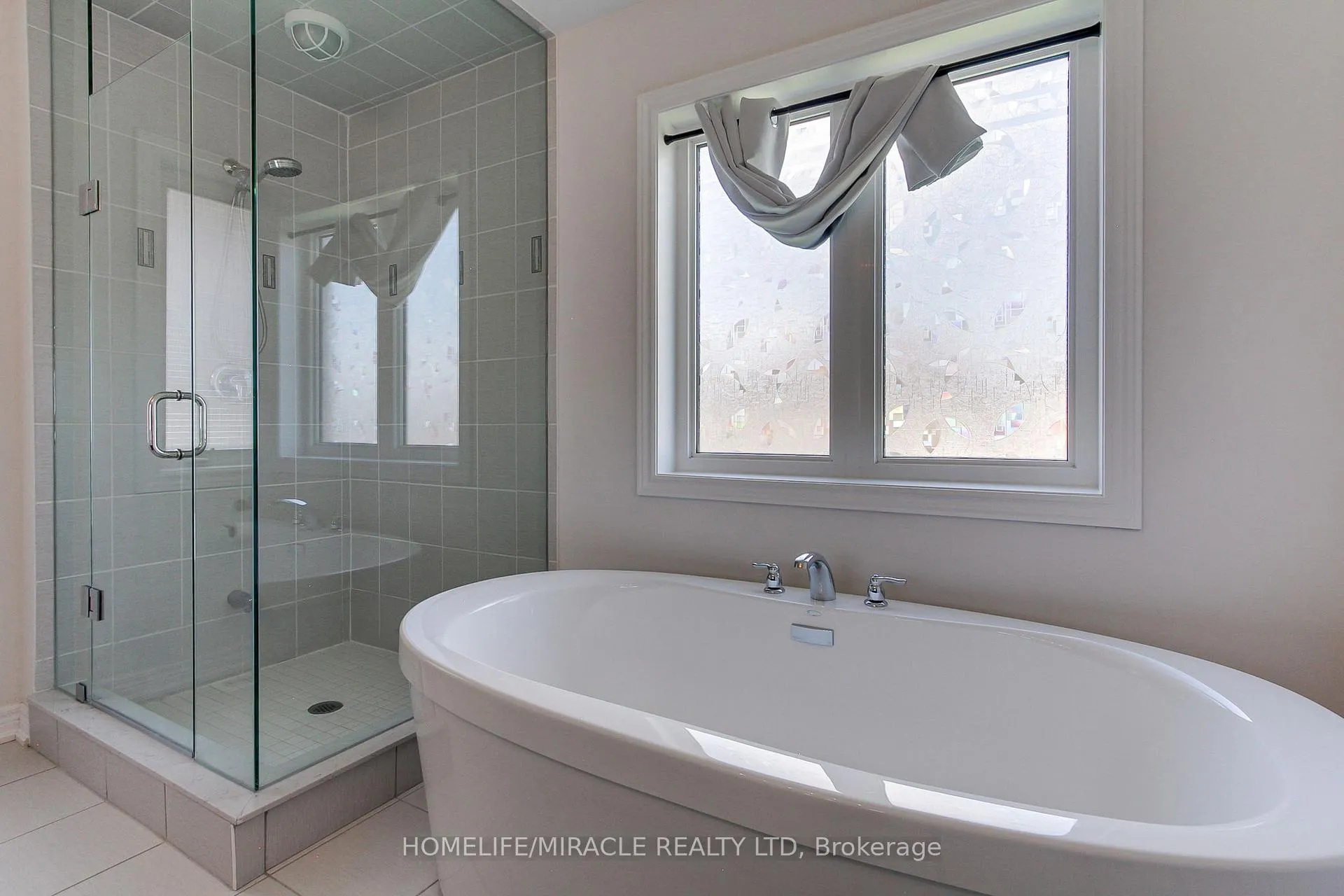 Photo 37 of 992 Green Street, Innisfil, Lefroy — HOMEH