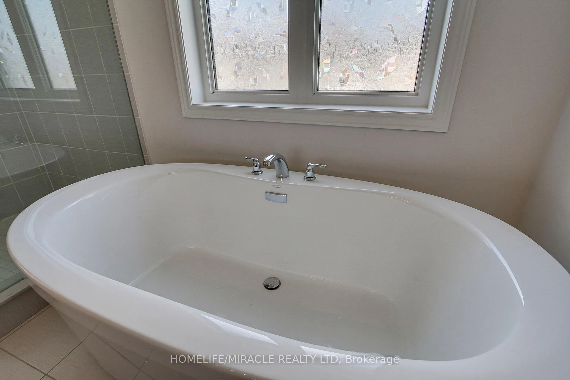 Photo 38 of 992 Green Street, Innisfil, Lefroy — HOMEH