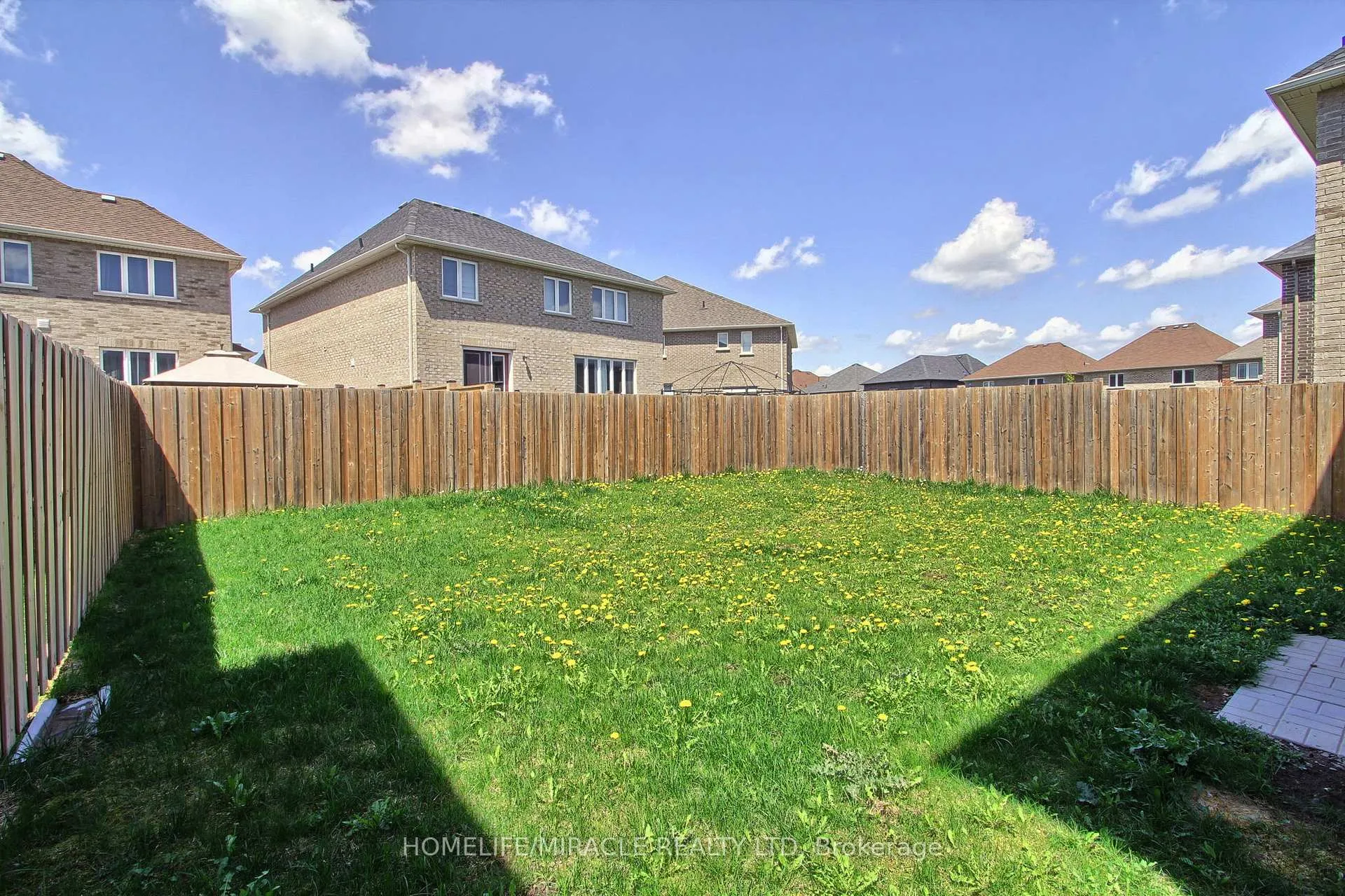 Photo 41 of 992 Green Street, Innisfil, Lefroy — HOMEH