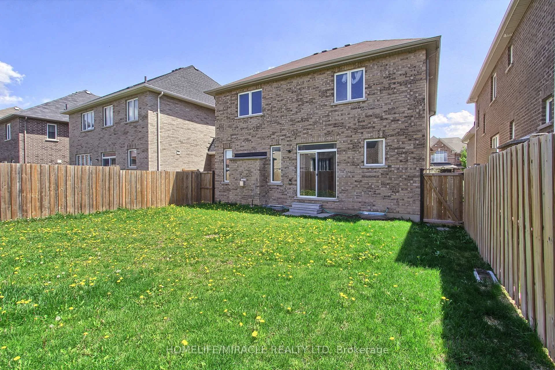 Photo 42 of 992 Green Street, Innisfil, Lefroy — HOMEH