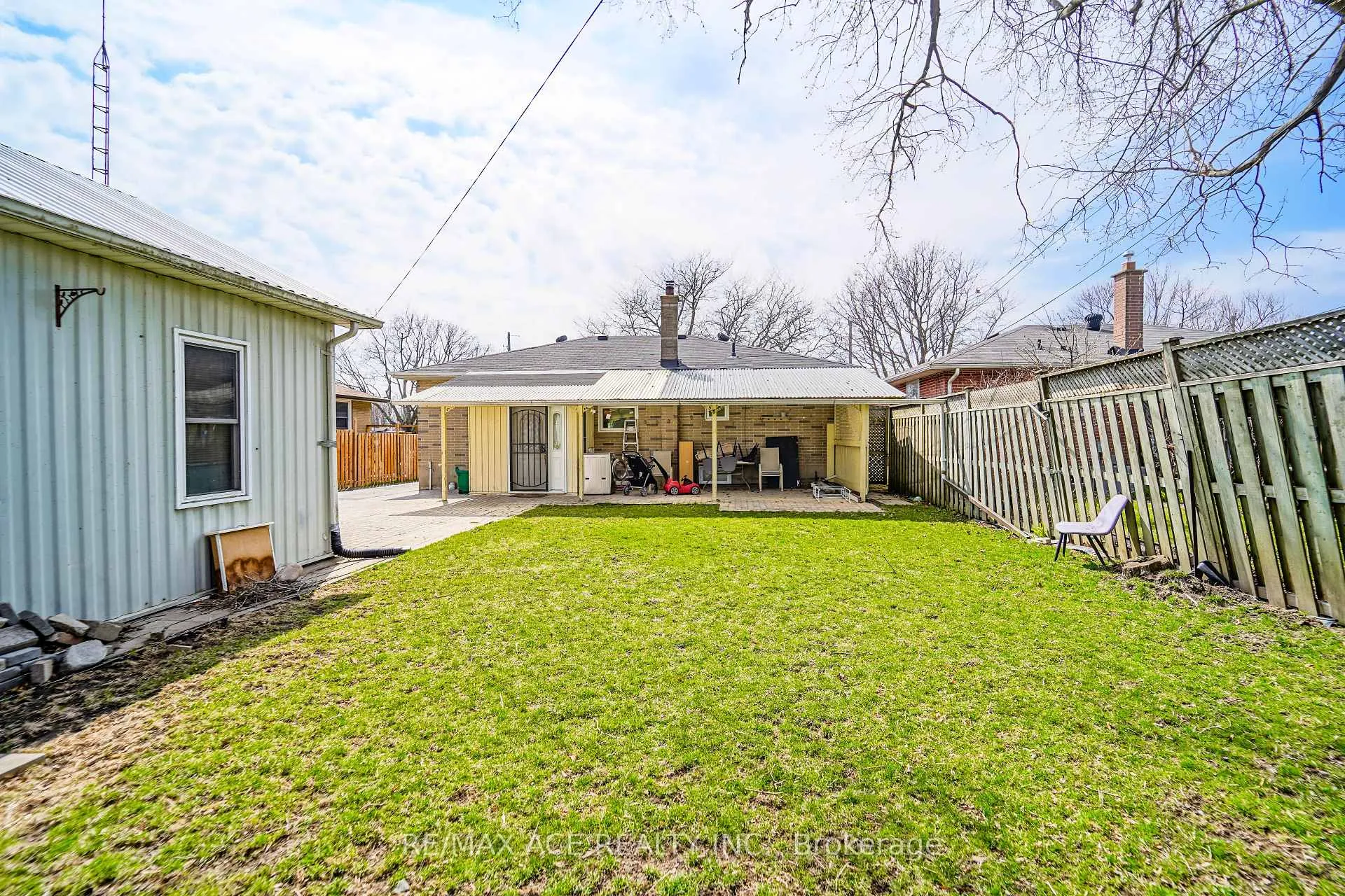 Photo 7 of 1425 Lakefield Drive, Oshawa, Lakeview — HOMEH