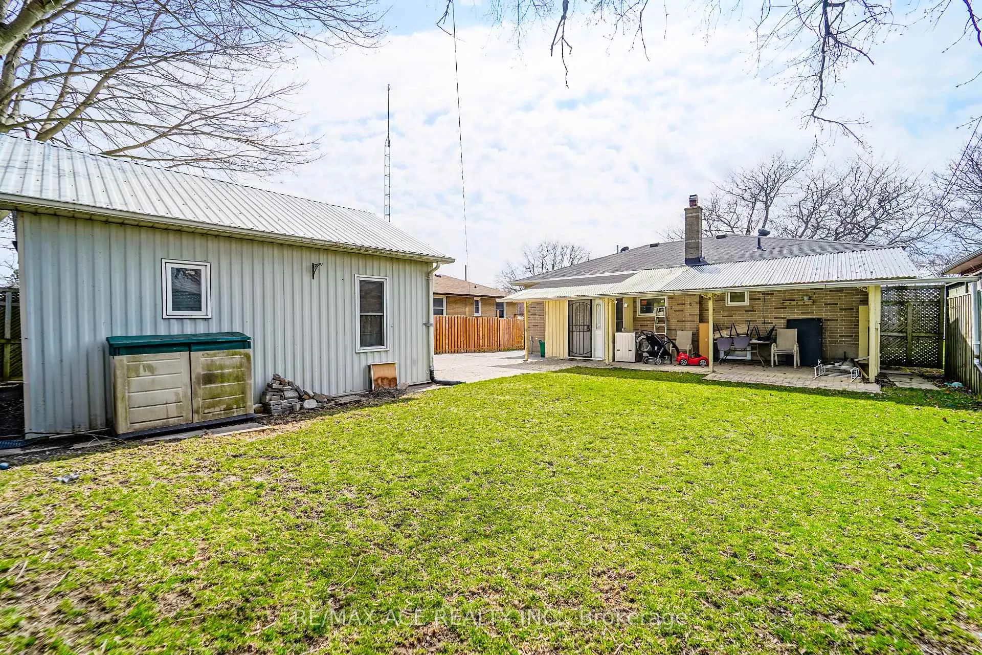 Photo 8 of 1425 Lakefield Drive, Oshawa, Lakeview — HOMEH