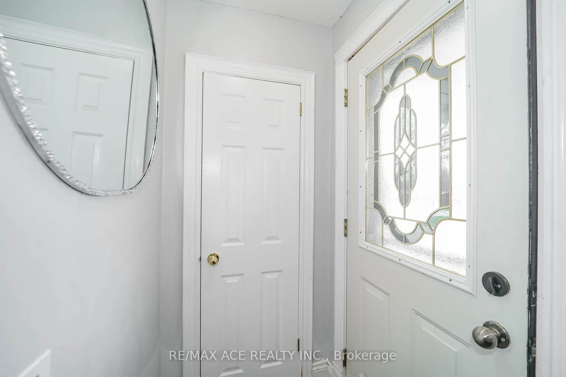 Photo 10 of 1425 Lakefield Drive, Oshawa, Lakeview — HOMEH