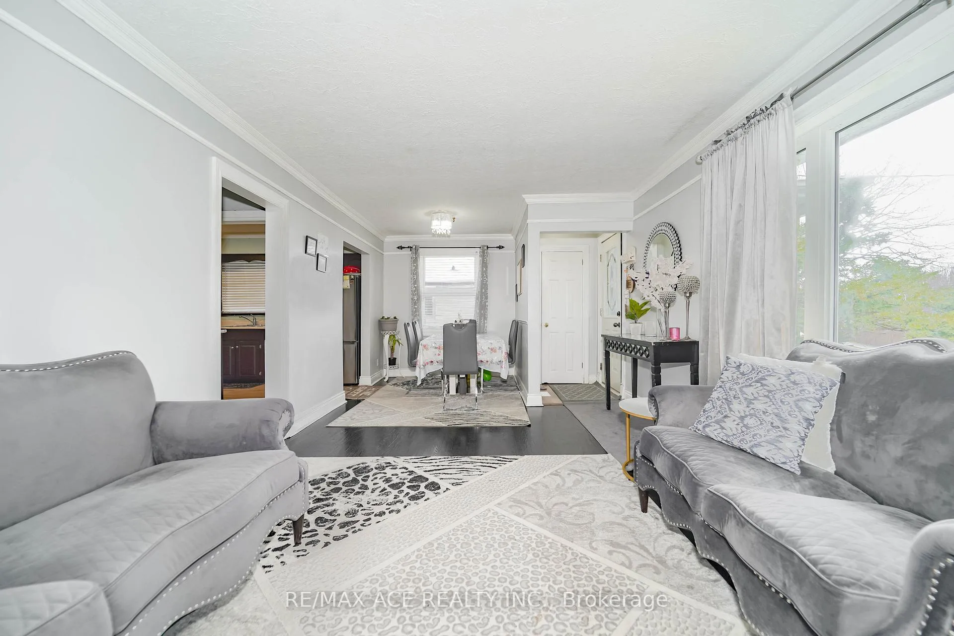 Photo 15 of 1425 Lakefield Drive, Oshawa, Lakeview — HOMEH