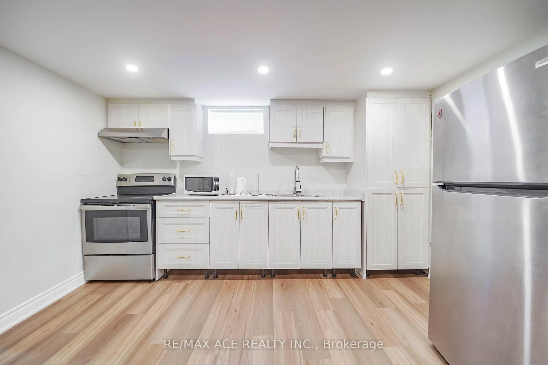 Photo 36 of 1425 Lakefield Drive, Oshawa, Lakeview — HOMEH