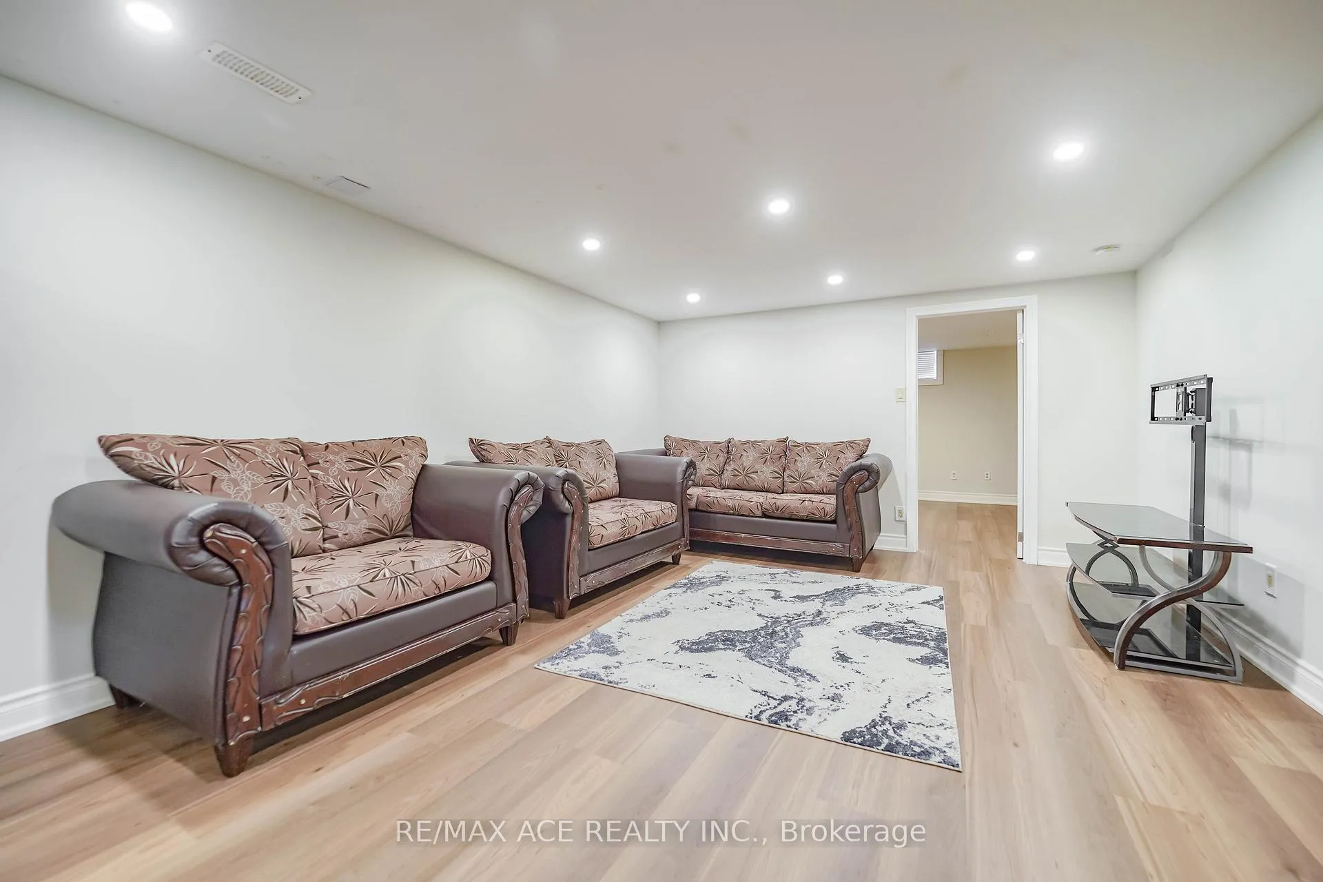Photo 37 of 1425 Lakefield Drive, Oshawa, Lakeview — HOMEH
