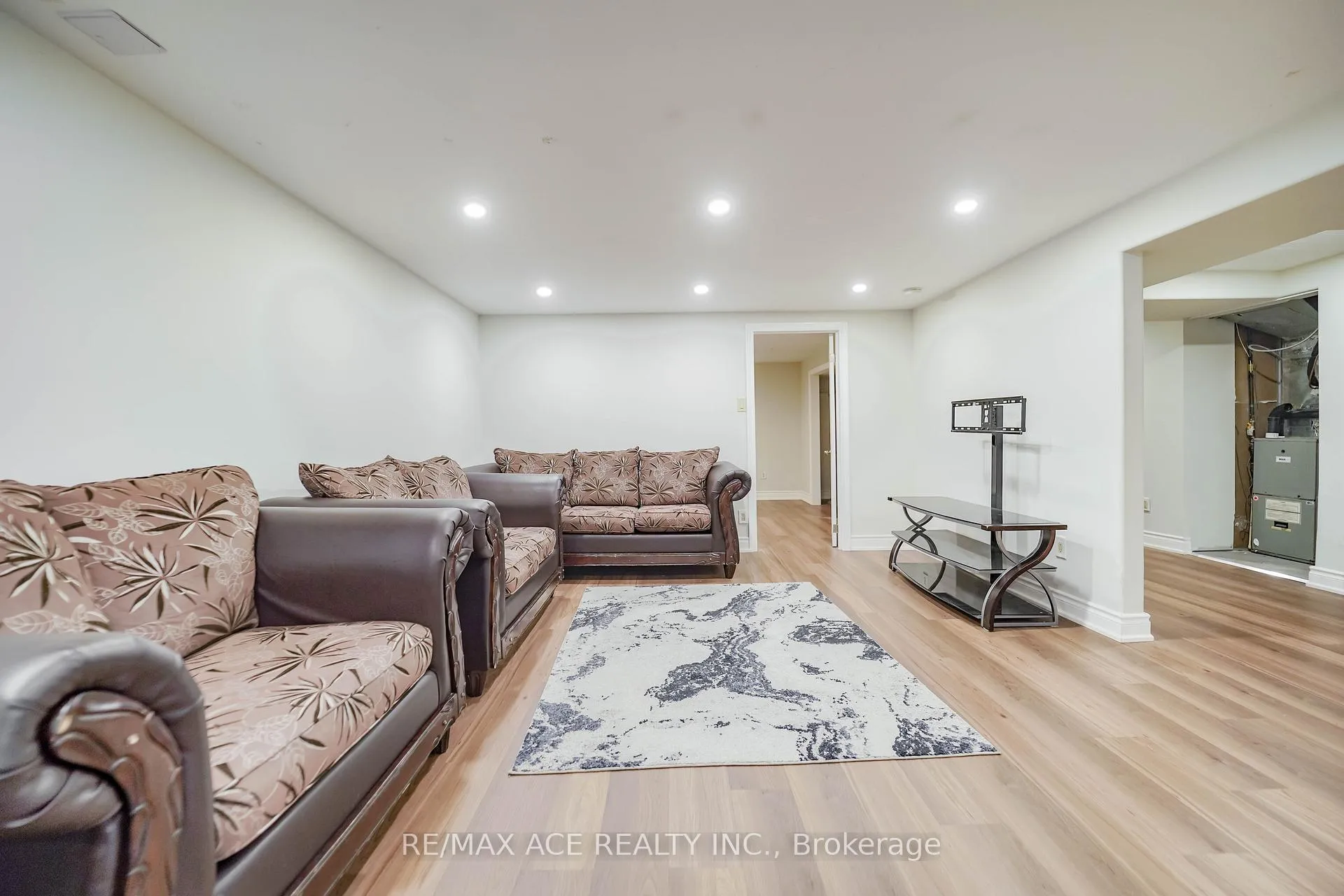 Photo 38 of 1425 Lakefield Drive, Oshawa, Lakeview — HOMEH