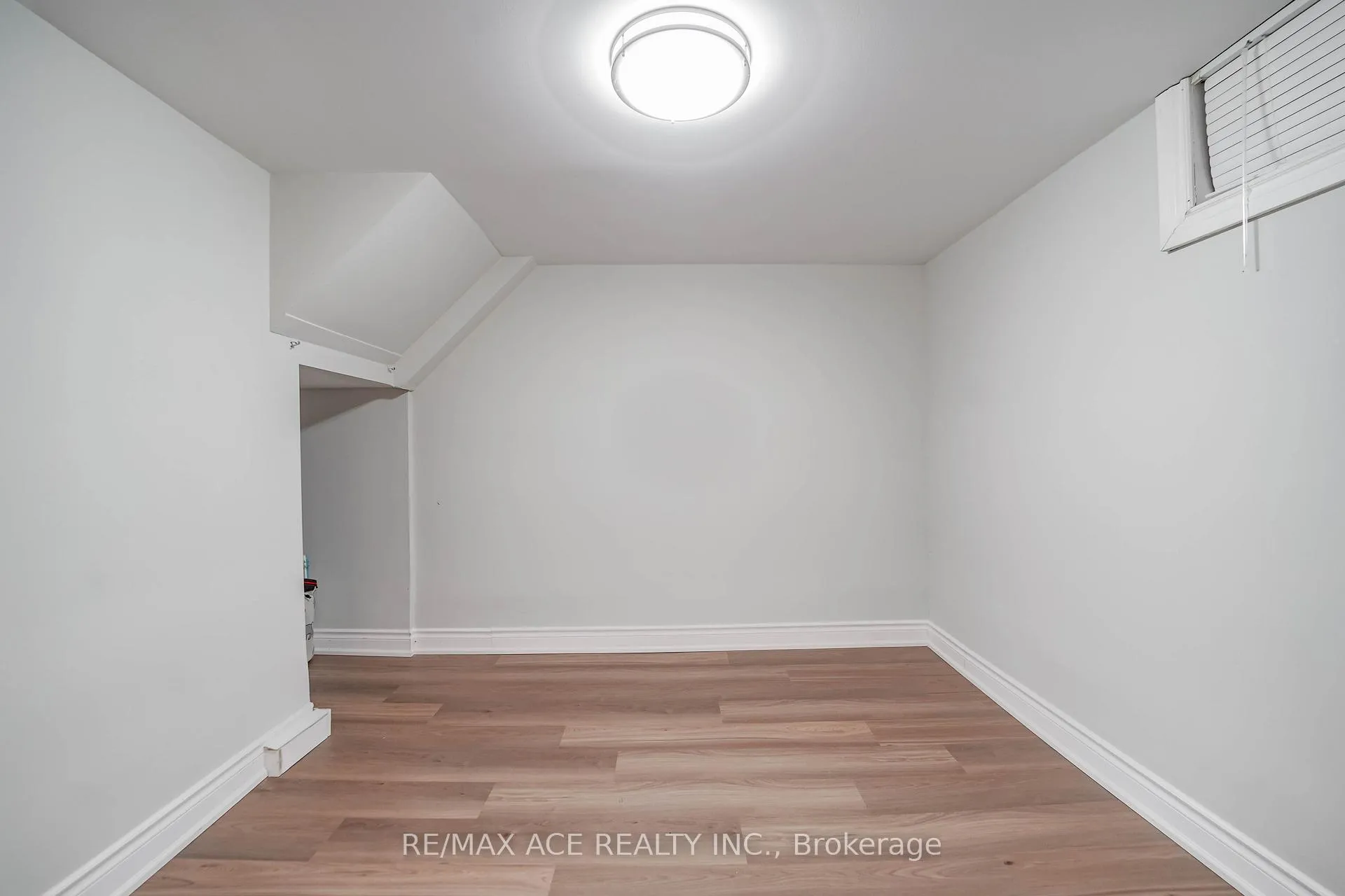 Photo 40 of 1425 Lakefield Drive, Oshawa, Lakeview — HOMEH