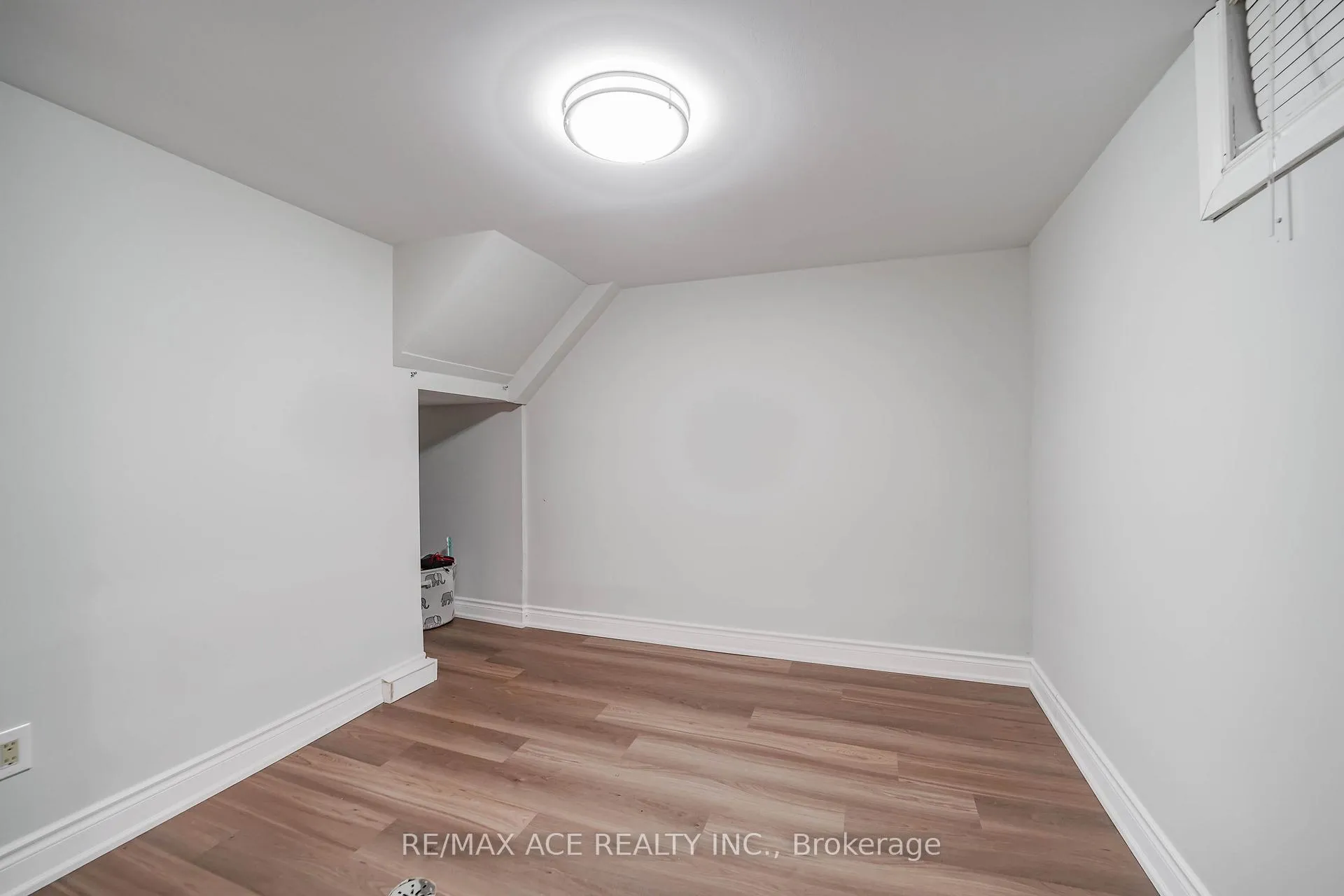 Photo 41 of 1425 Lakefield Drive, Oshawa, Lakeview — HOMEH