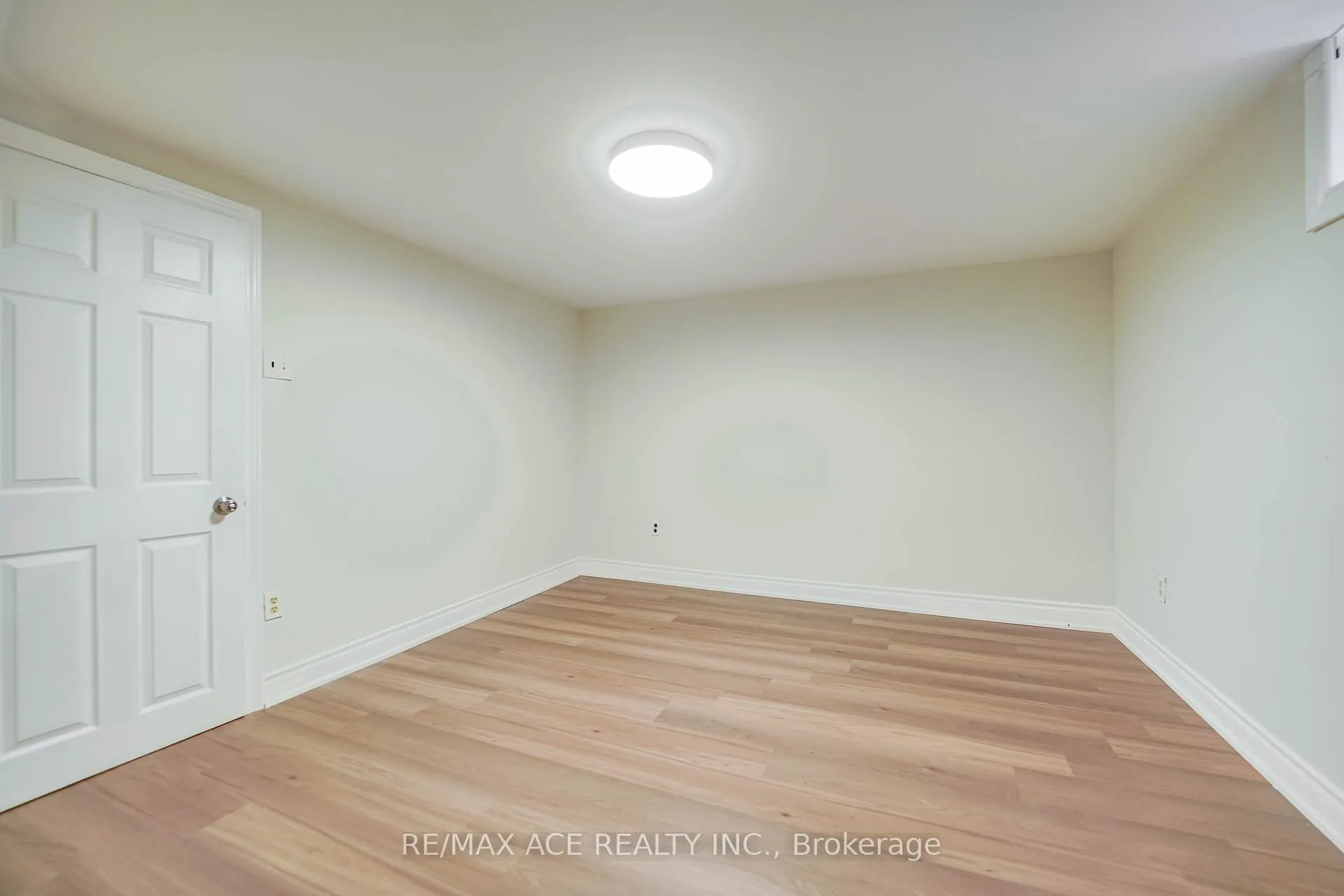 Photo 48 of 1425 Lakefield Drive, Oshawa, Lakeview — HOMEH