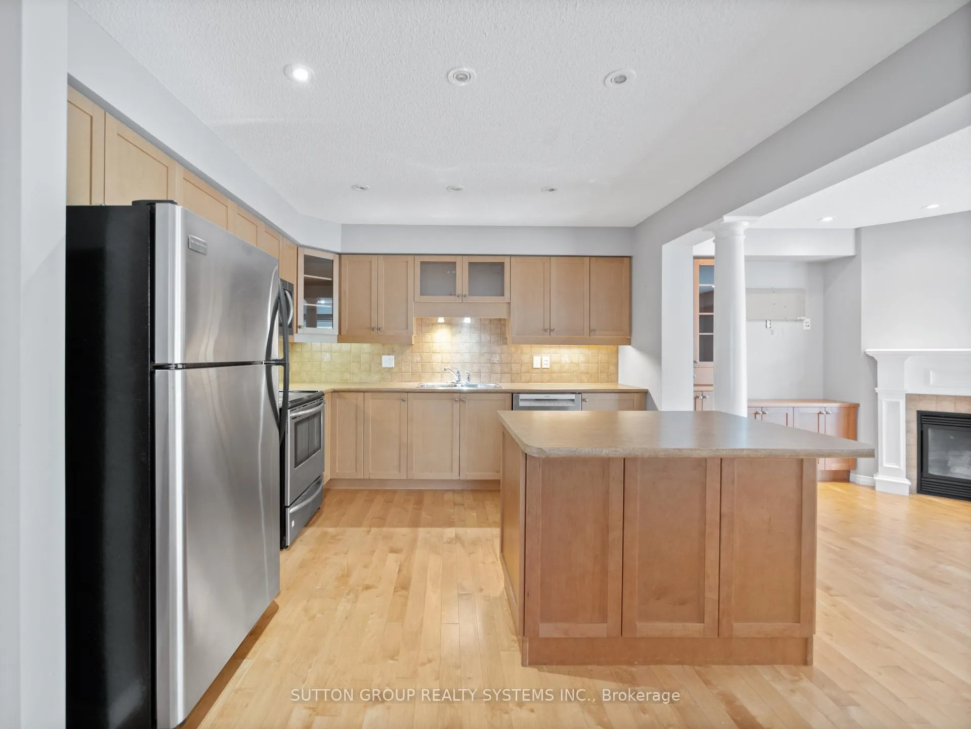 Photo 2 of 169 Sims Estate Drive, Kitchener — HOMEH