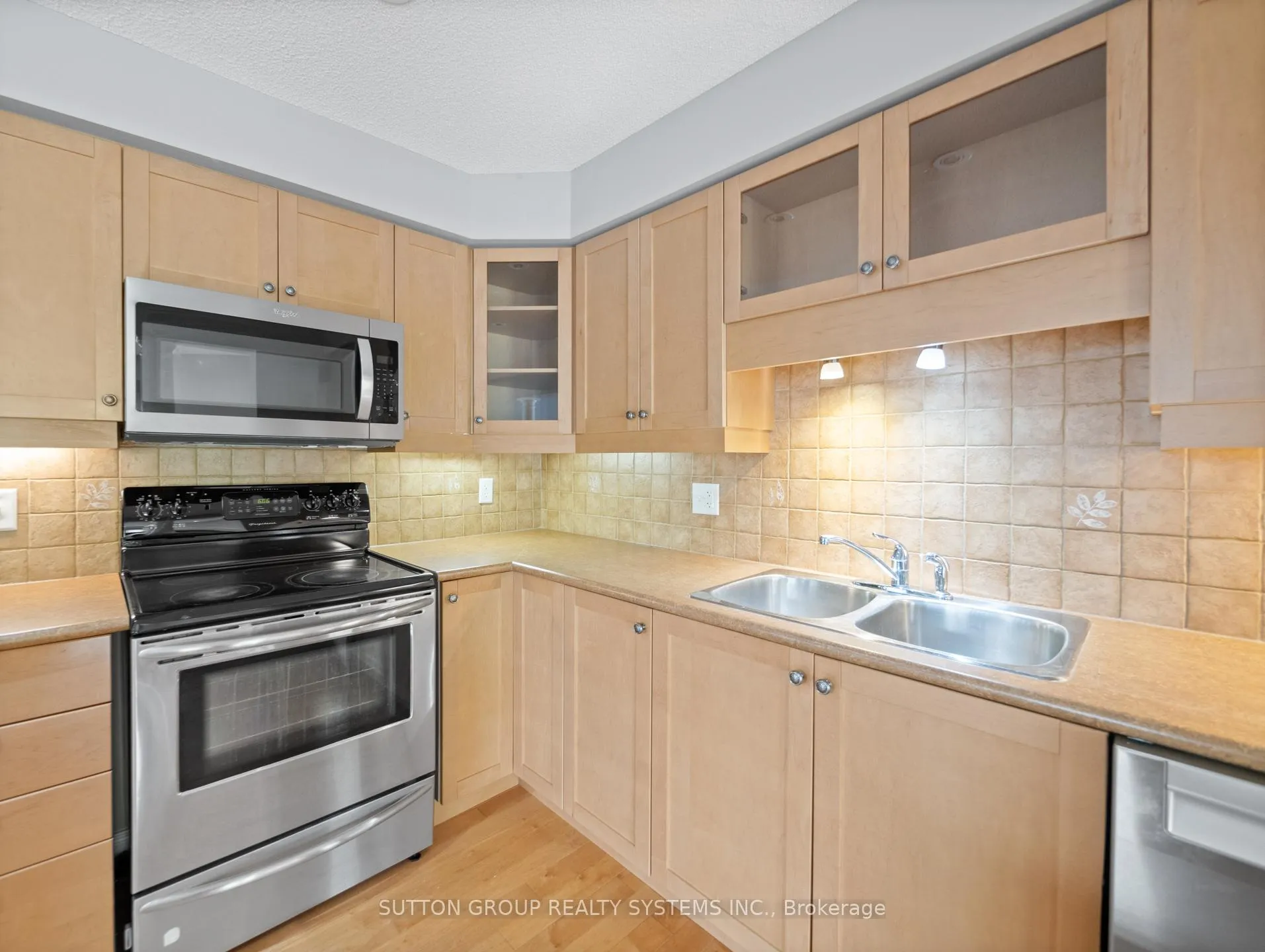 Photo 4 of 169 Sims Estate Drive, Kitchener — HOMEH