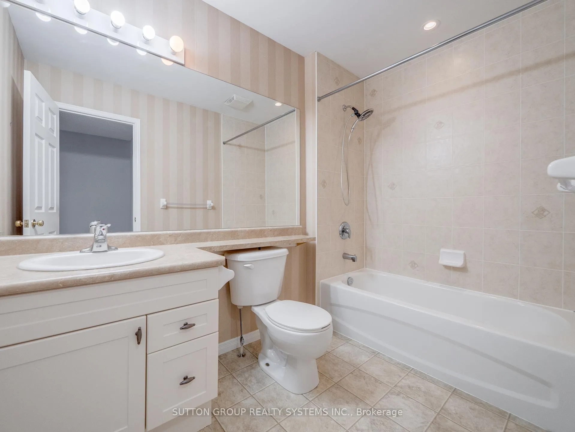 Photo 26 of 169 Sims Estate Drive, Kitchener — HOMEH