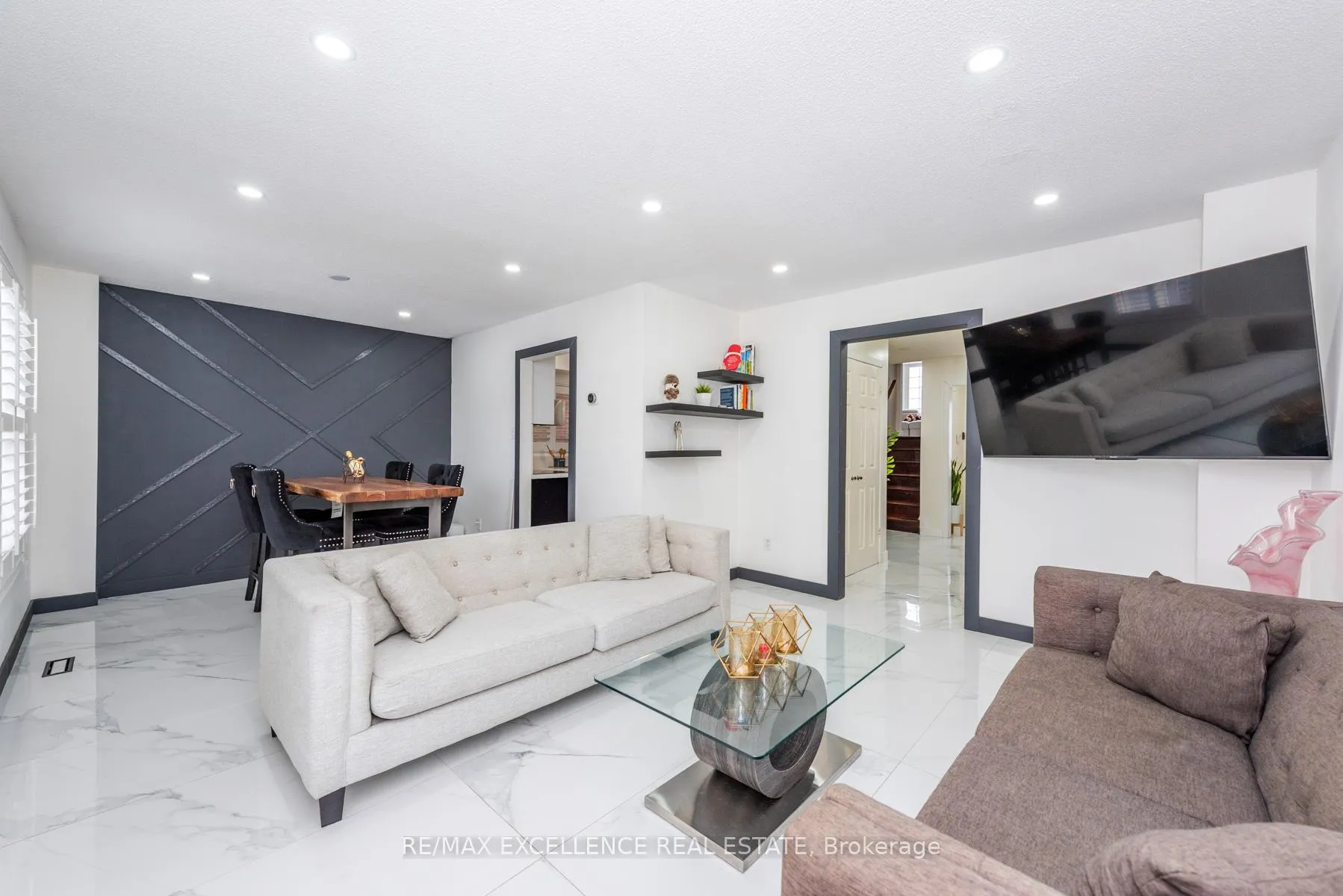 Photo 3 of 60 Kesteven Crescent, Brampton, Fletcher's Creek South — HOMEH
