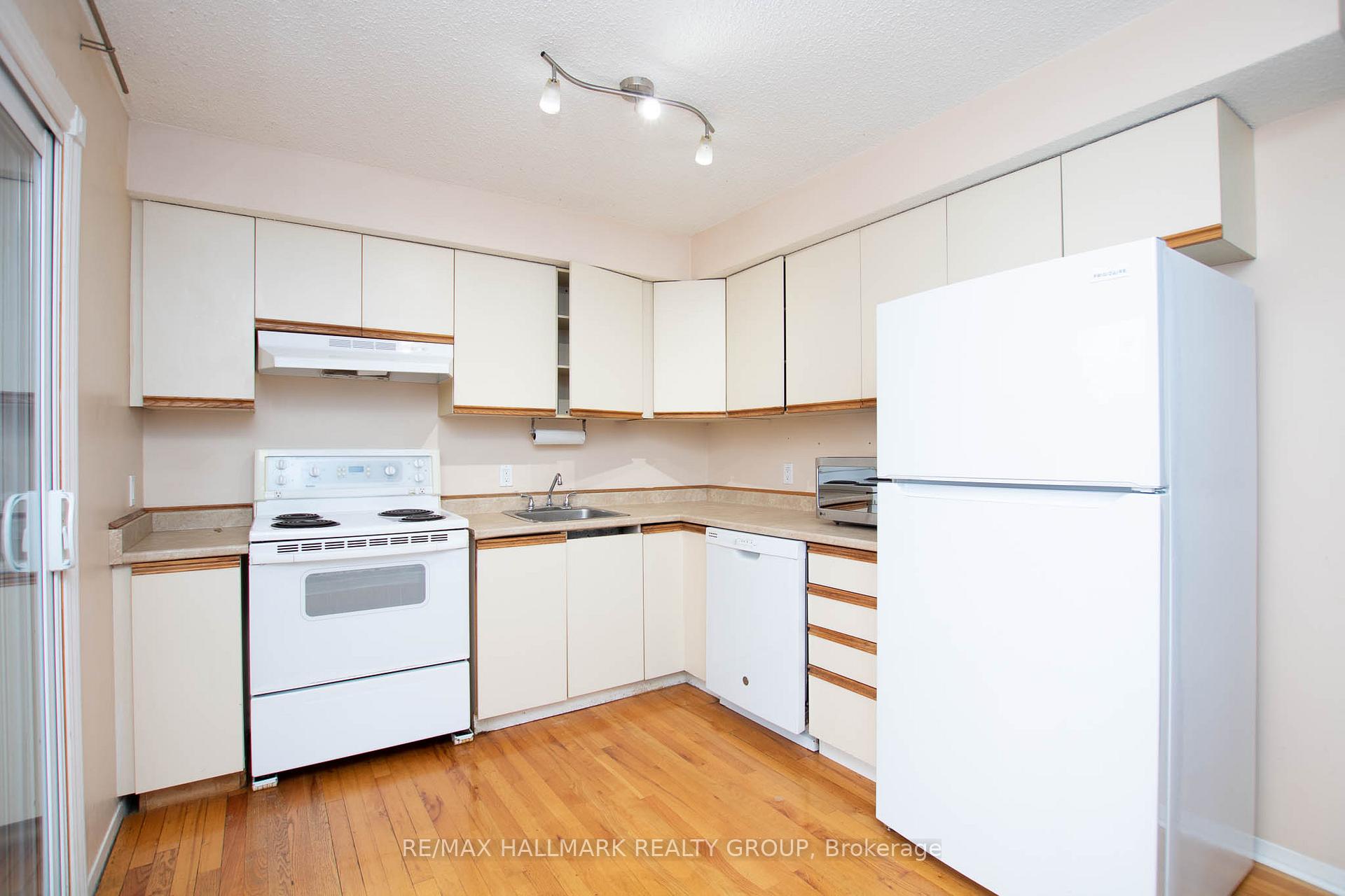 Photo 10 of 254 Bruyere Street, Ottawa, Lower Town — HOMEH
